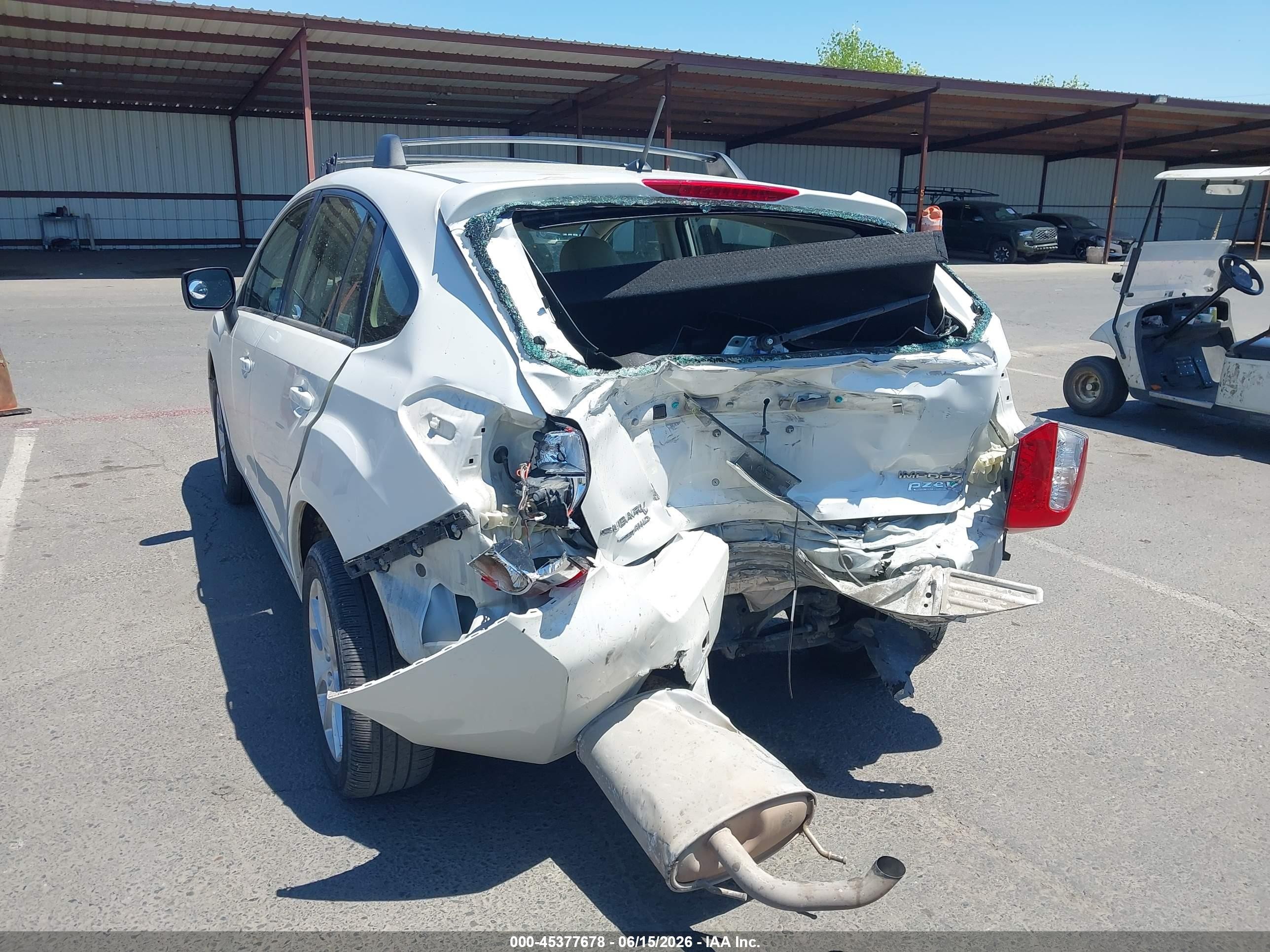 2013 Subaru Impreza 2.0i Premium White vin: JF1GPAC63D1898874