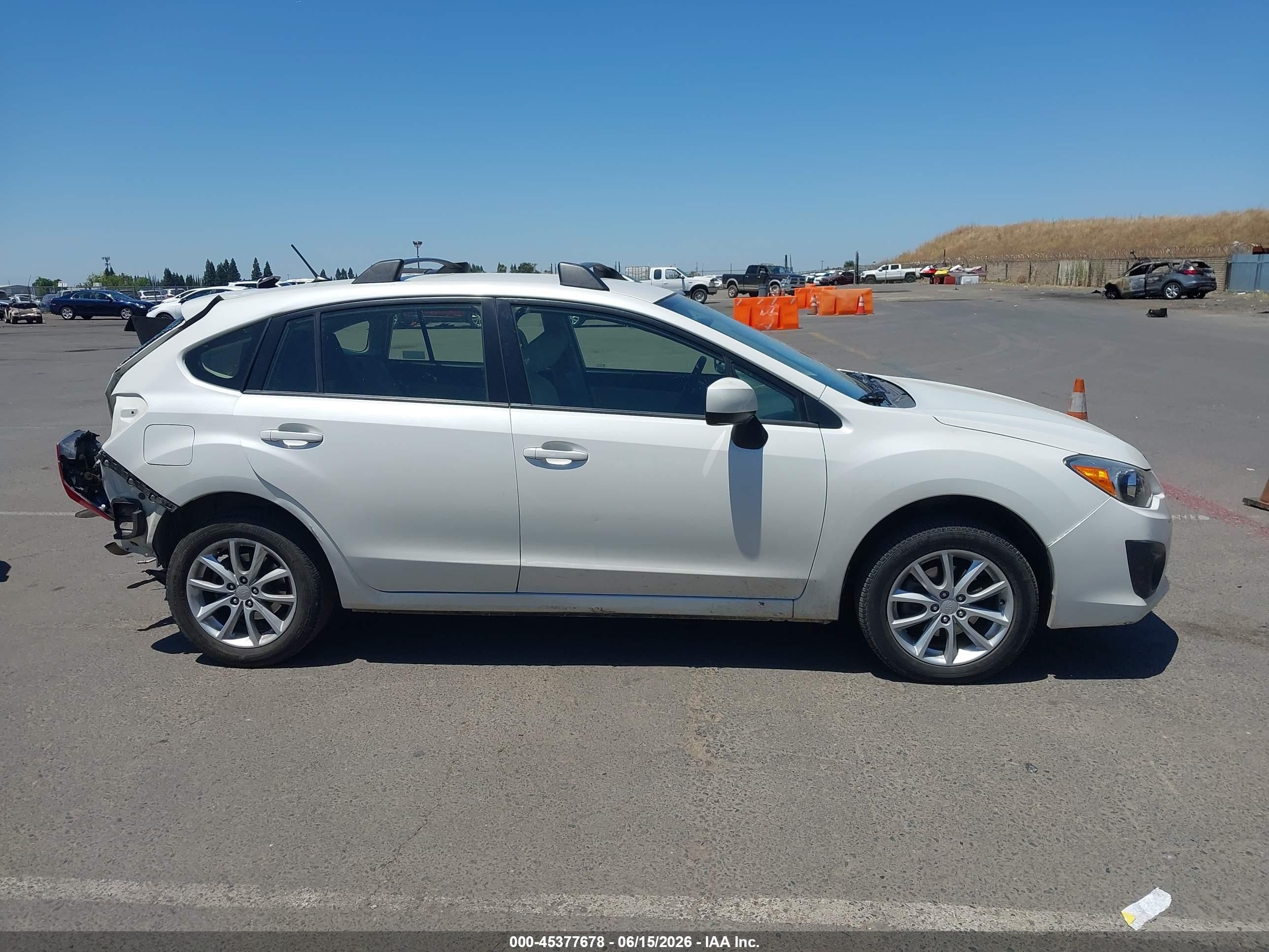 2013 Subaru Impreza 2.0i Premium White vin: JF1GPAC63D1898874