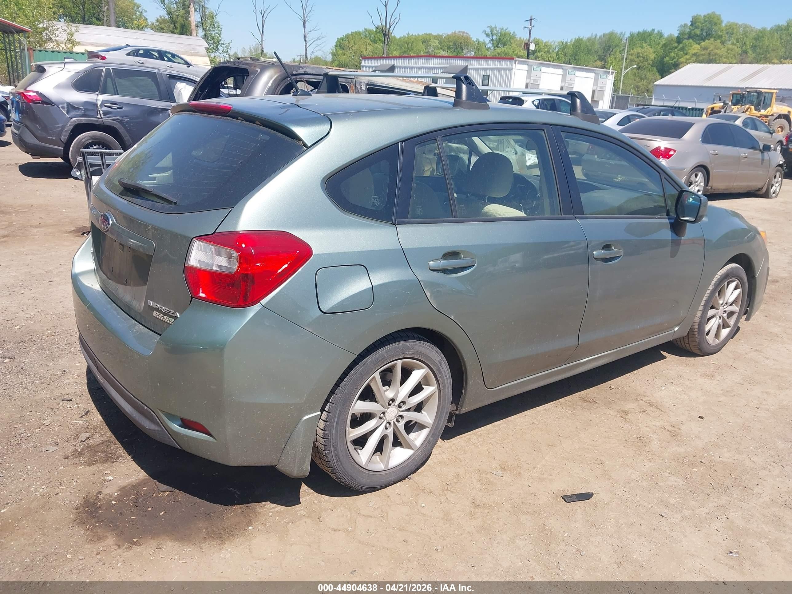 2014 Subaru Impreza 2.0i Premium Green vin: JF1GPAC63E8234132