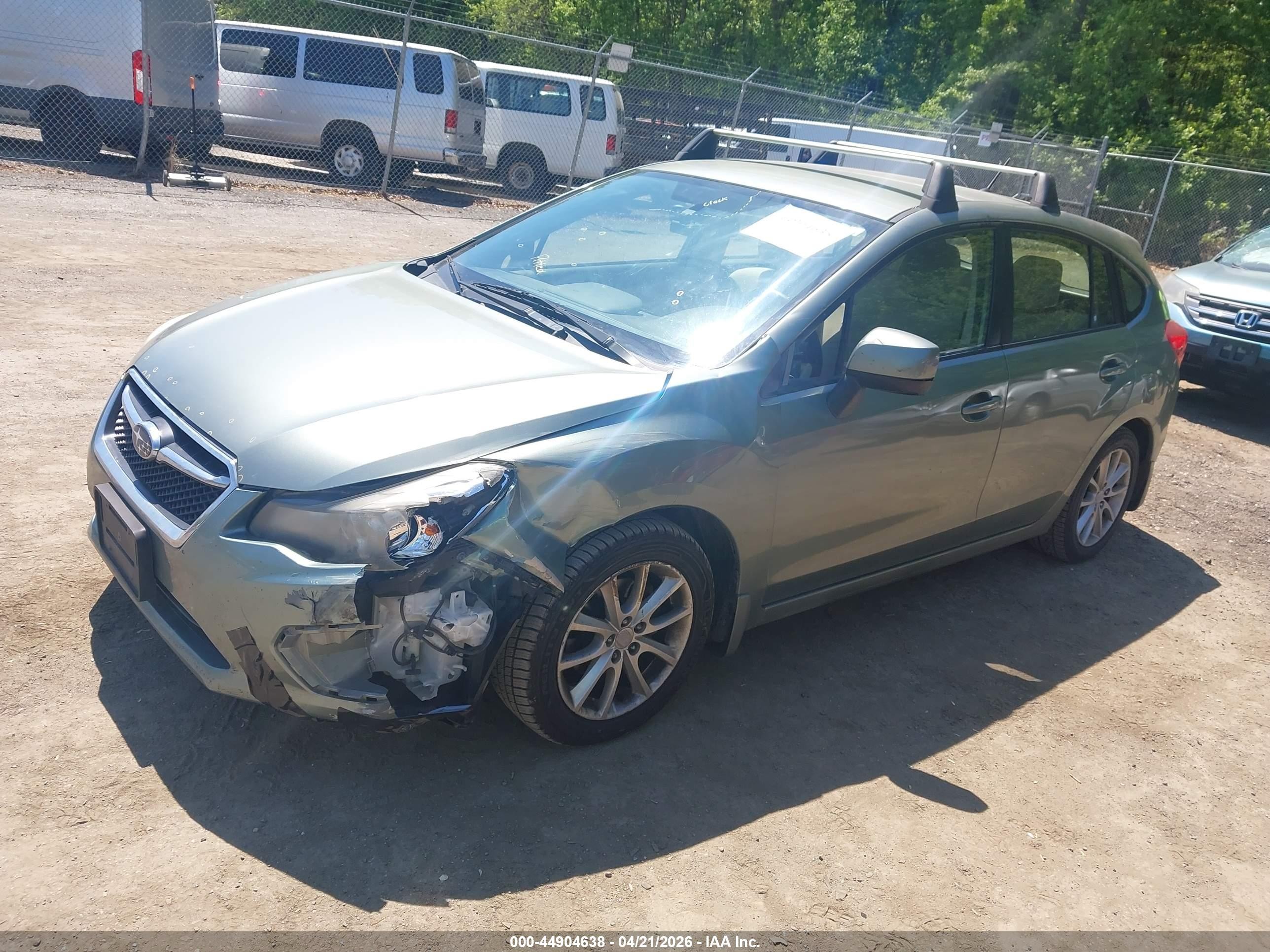 2014 Subaru Impreza 2.0i Premium Green vin: JF1GPAC63E8234132