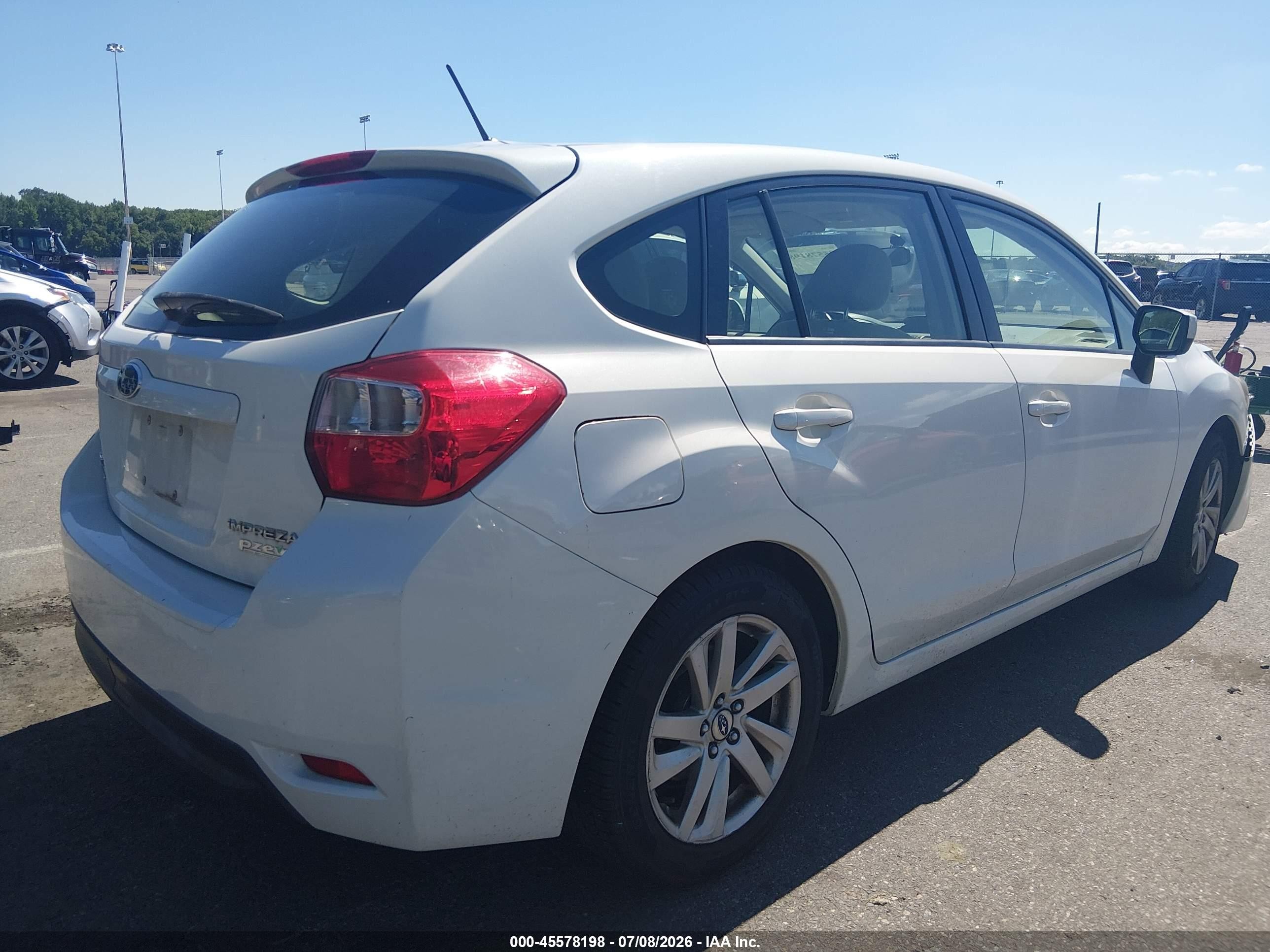 2015 Subaru Impreza 2.0i Premium White vin: JF1GPAC63F8205117