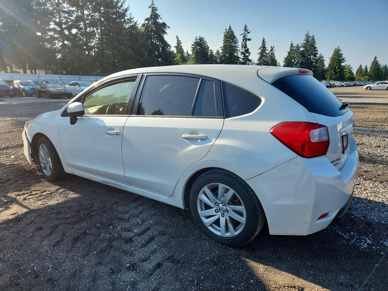 2015 Subaru Impreza Premium White vin: JF1GPAC63F8236691