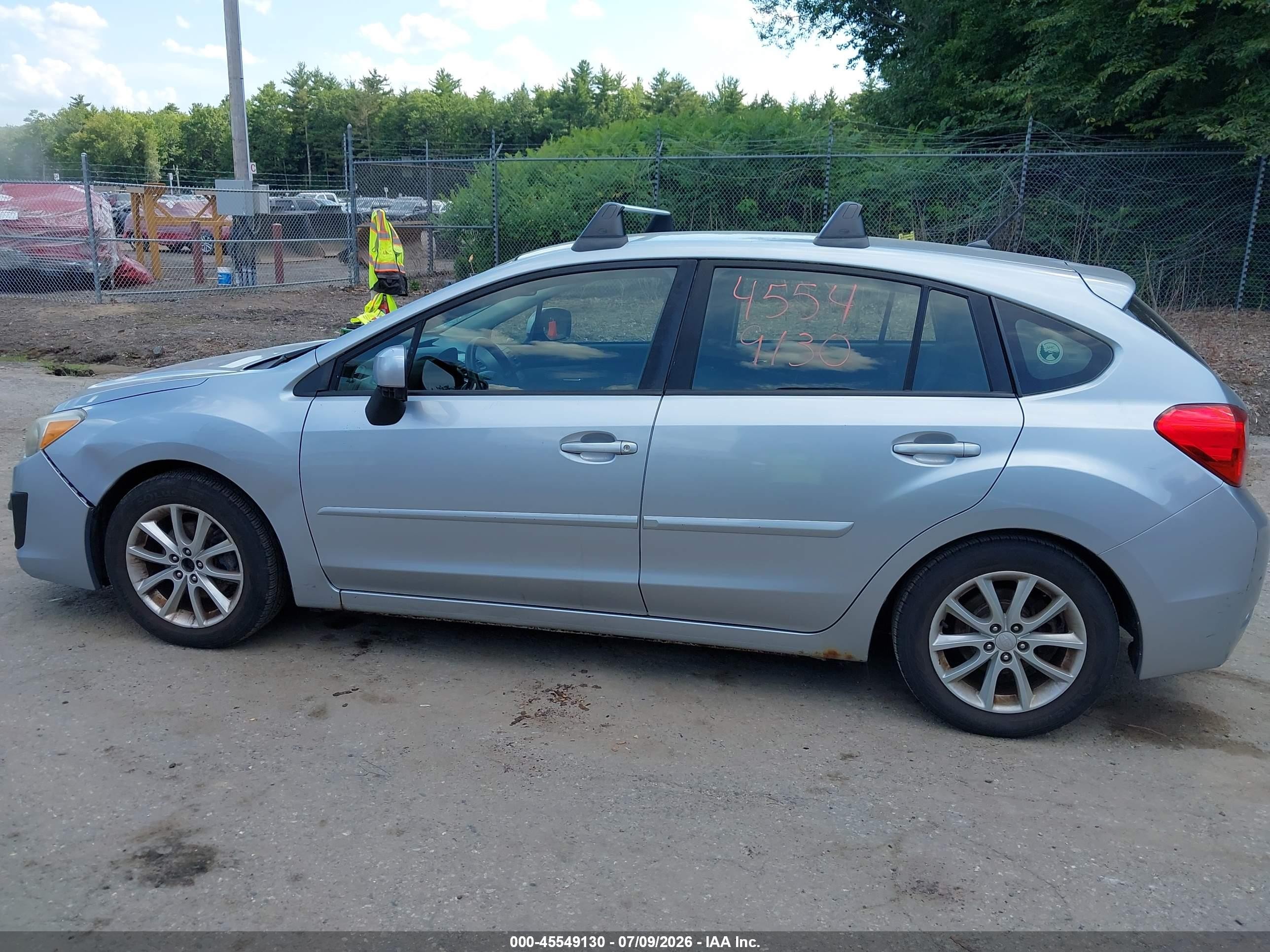 2013 Subaru Impreza 2.0i Premium Серебряный vin: JF1GPAC64DH813600