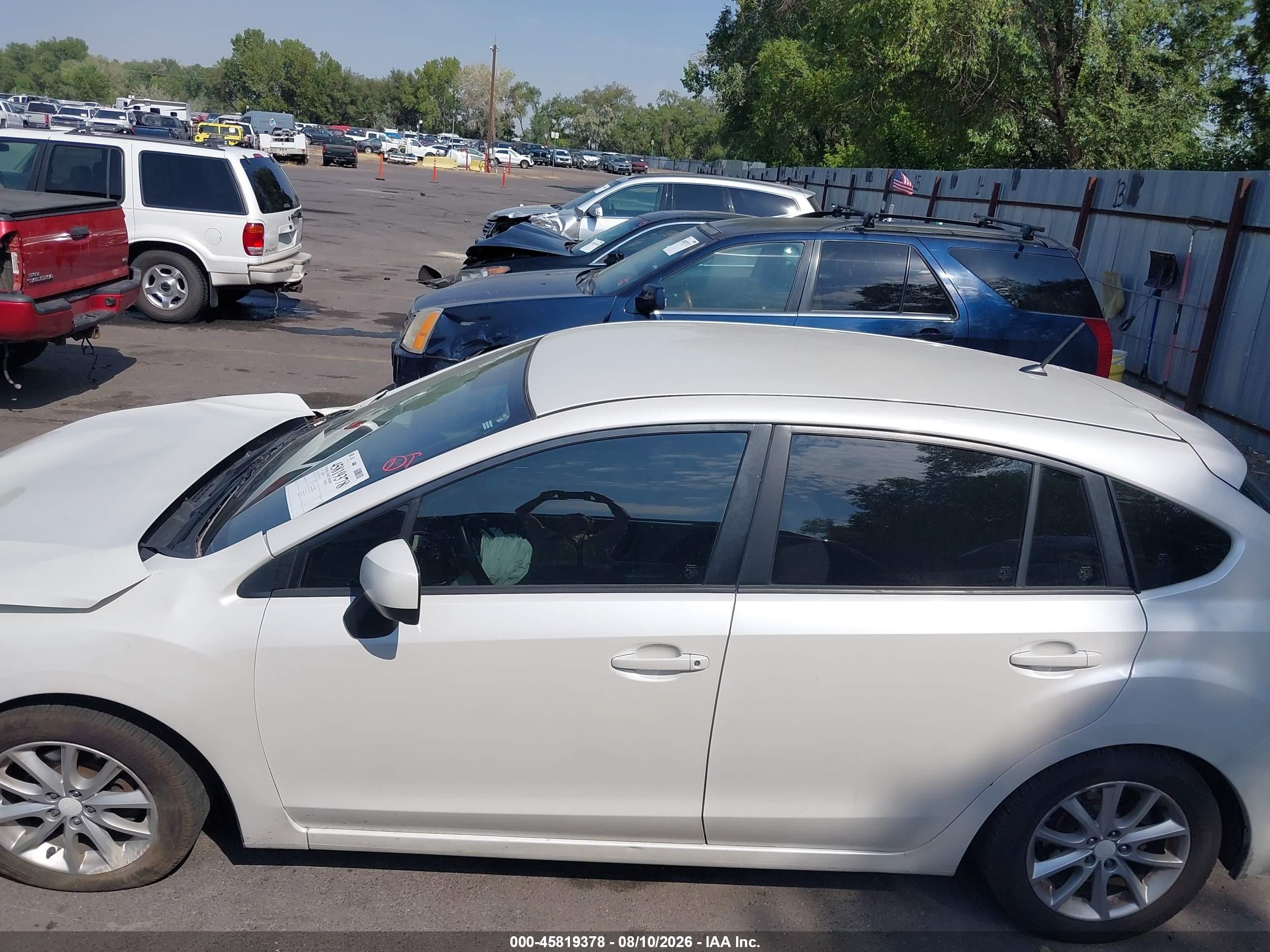 2014 Subaru Impreza 2.0i Premium White vin: JF1GPAC64E8263140