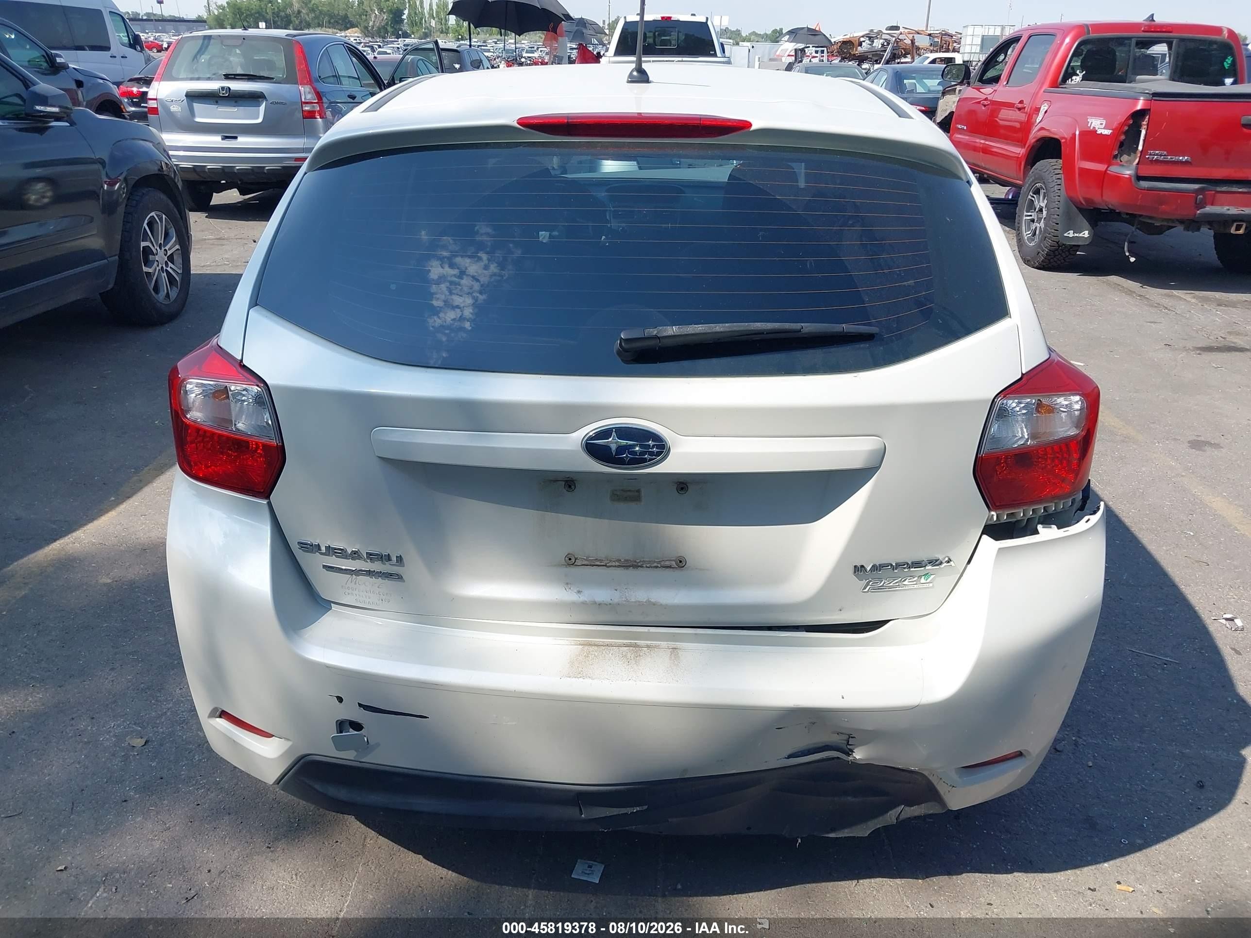 2014 Subaru Impreza 2.0i Premium White vin: JF1GPAC64E8263140