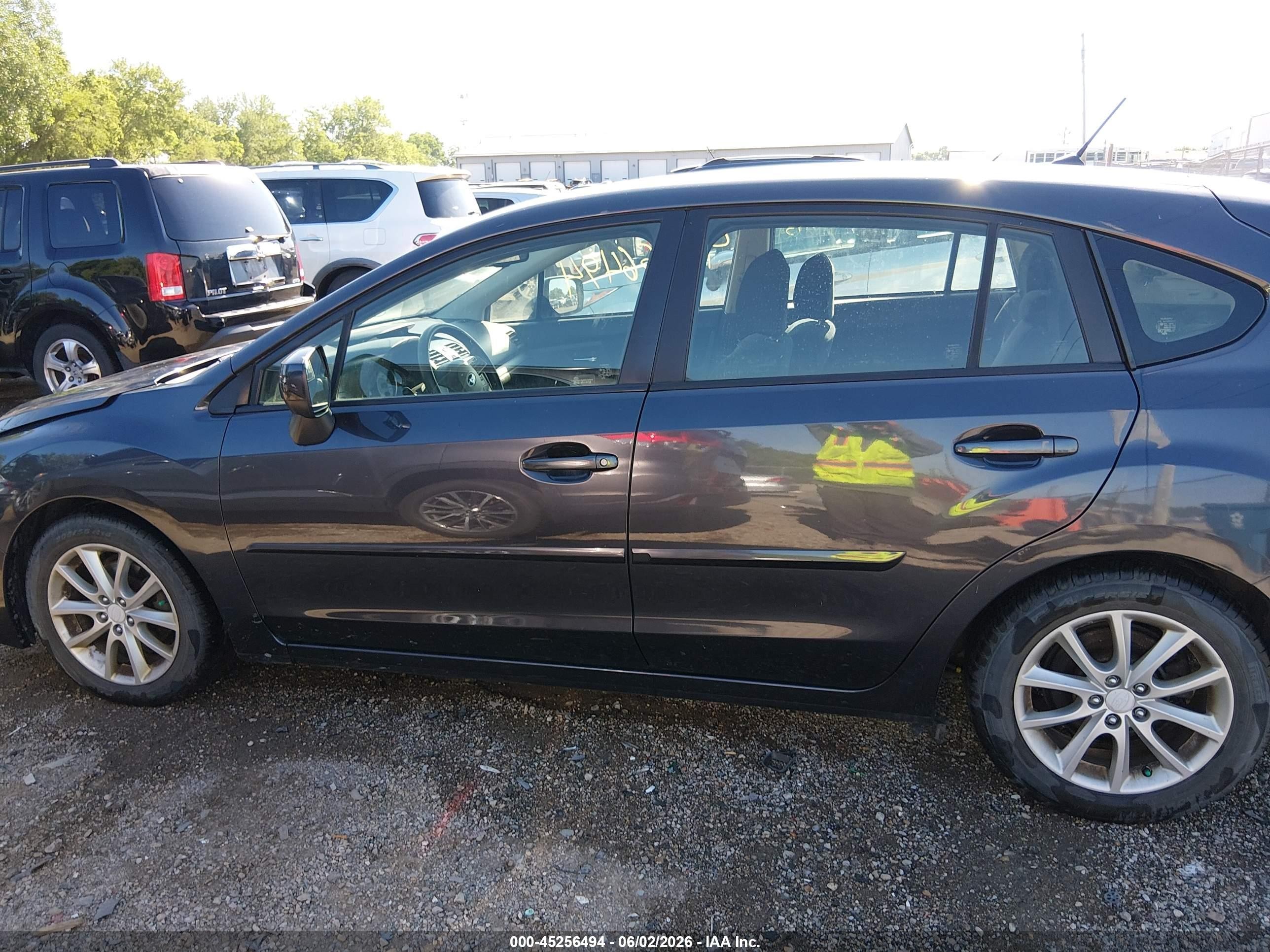 2014 Subaru Impreza 2.0i Premium Gray vin: JF1GPAC64E8309436