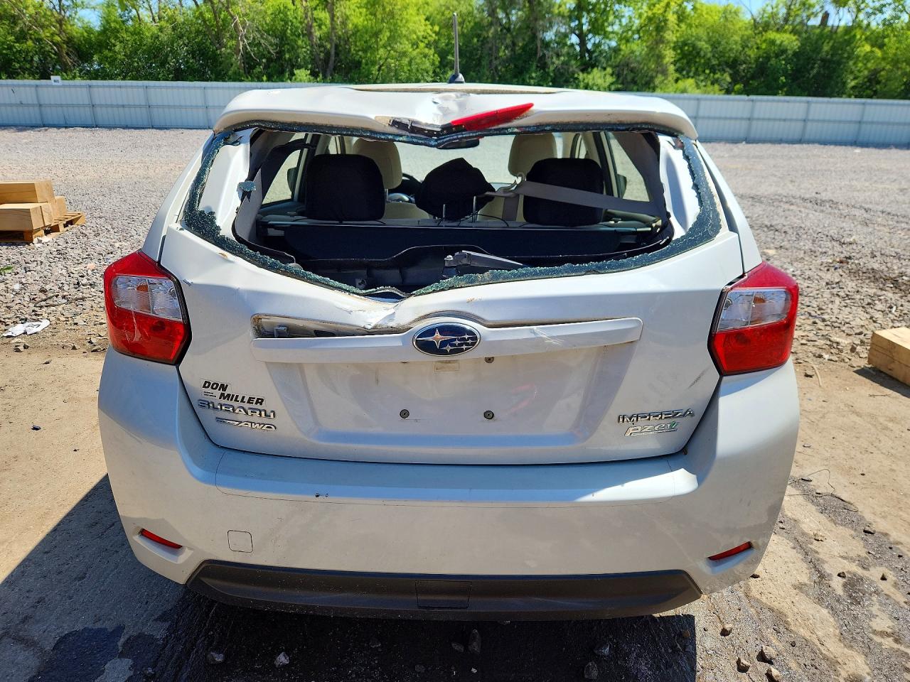 2014 Subaru Impreza Premium White vin: JF1GPAC64E9269174