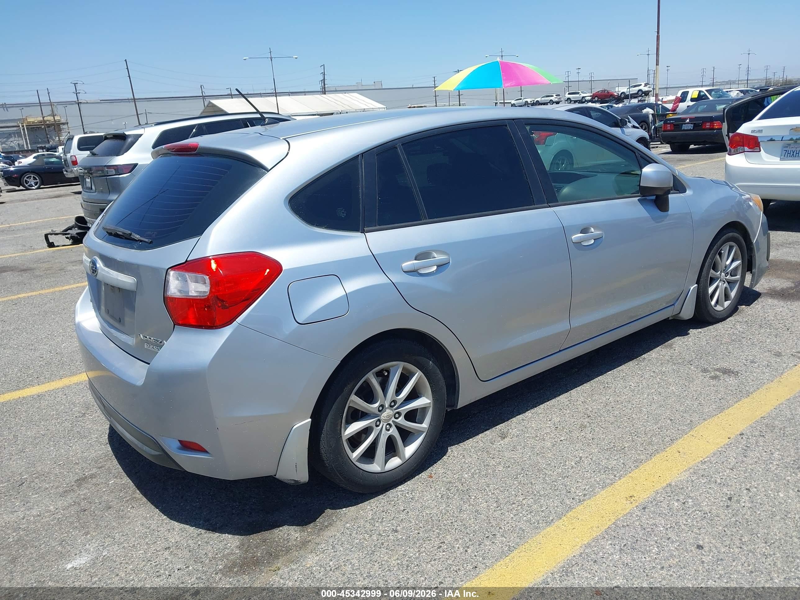 2013 Subaru Impreza 2.0i Premium Silver vin: JF1GPAC65DH200627