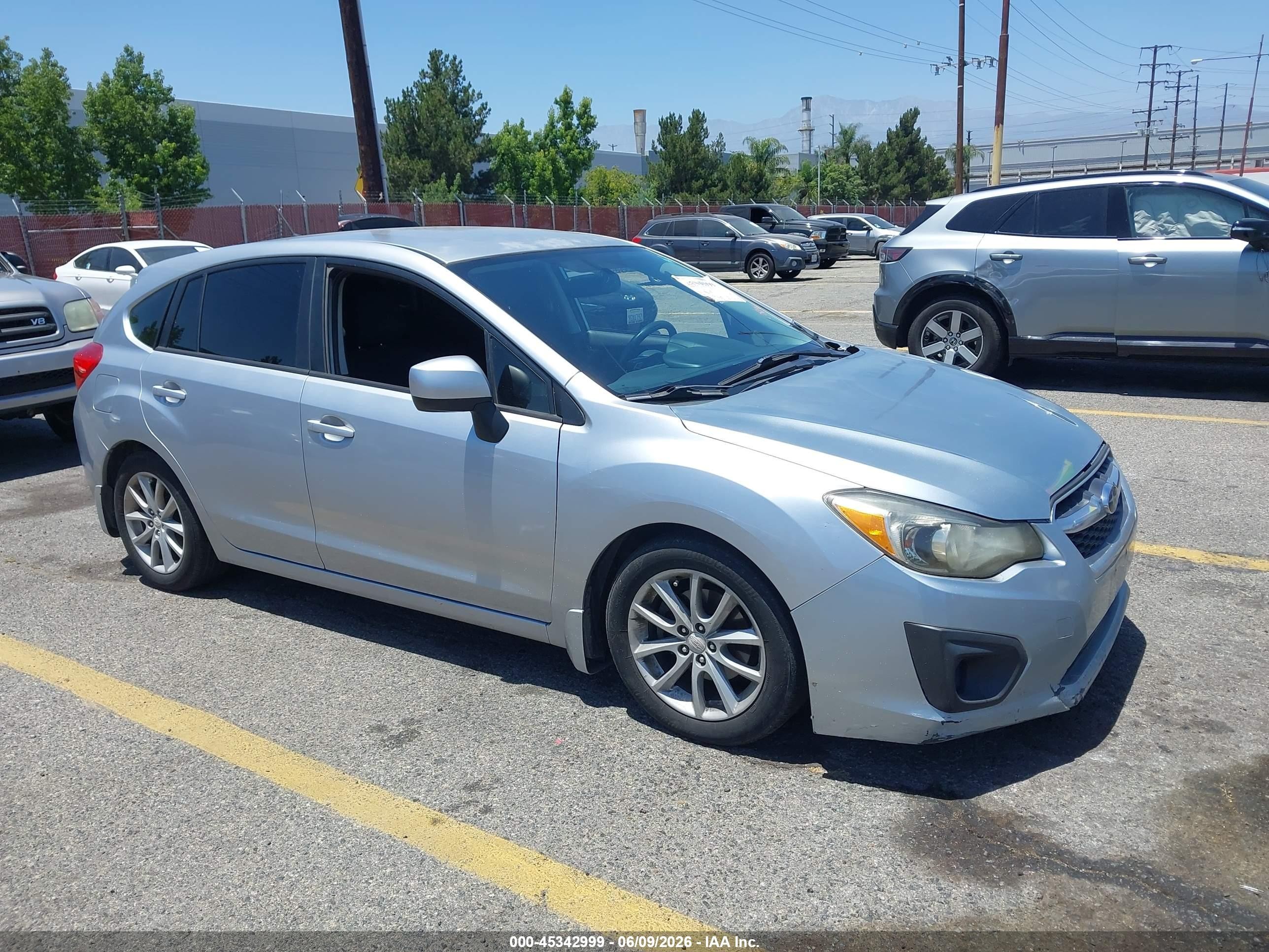 2013 Subaru Impreza 2.0i Premium Silver vin: JF1GPAC65DH200627
