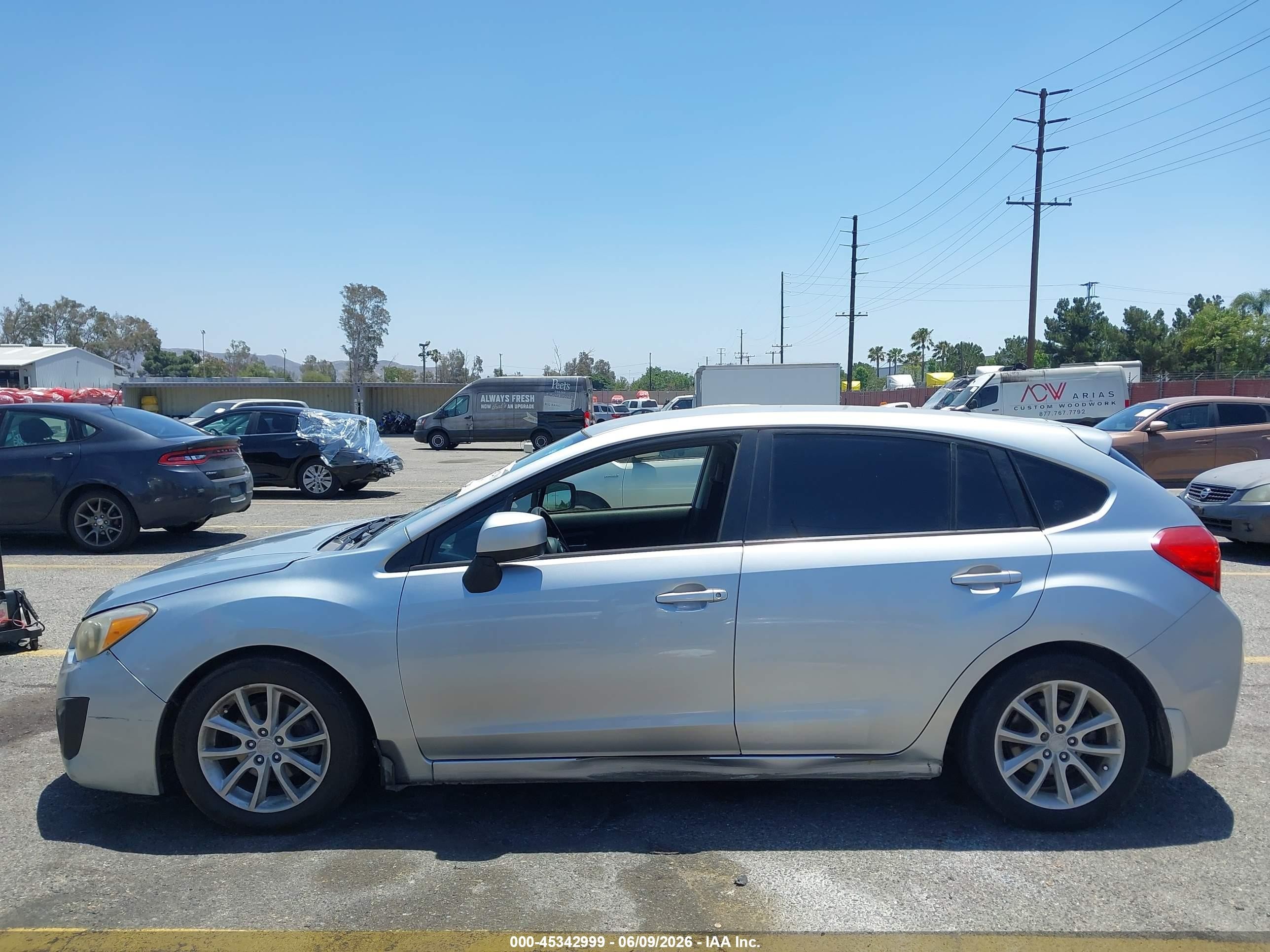 2013 Subaru Impreza 2.0i Premium Silver vin: JF1GPAC65DH200627