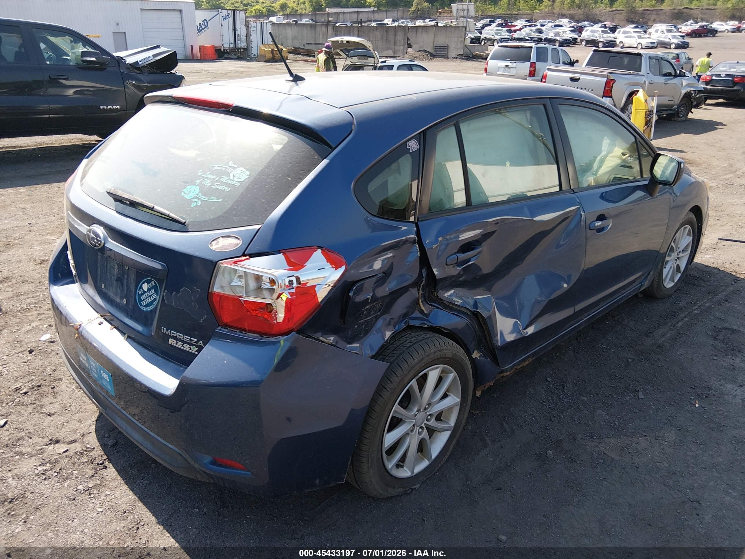 2013 Subaru Impreza 2.0i Premium Синий vin: JF1GPAC65DH802069