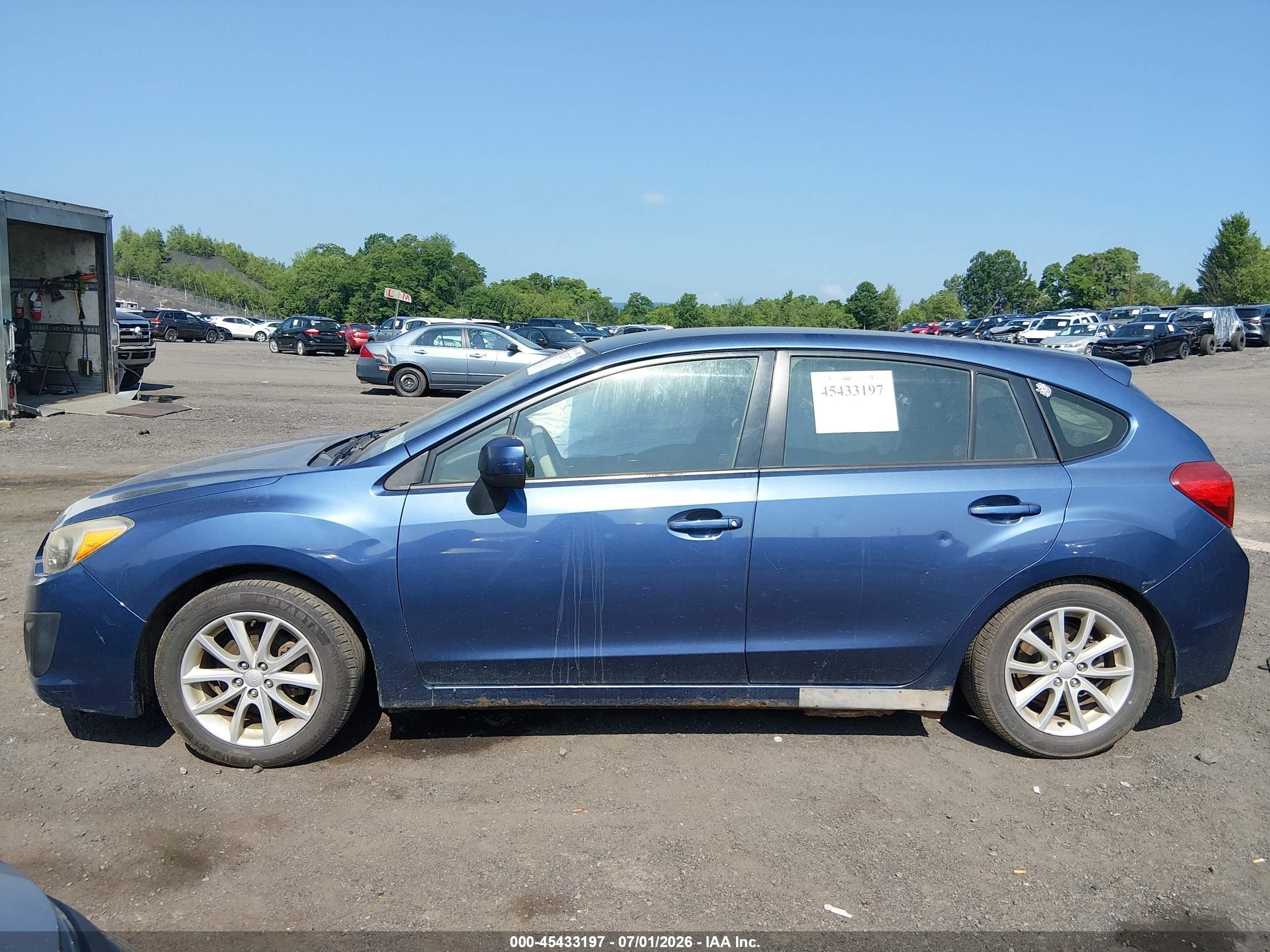2013 Subaru Impreza 2.0i Premium Синий vin: JF1GPAC65DH802069
