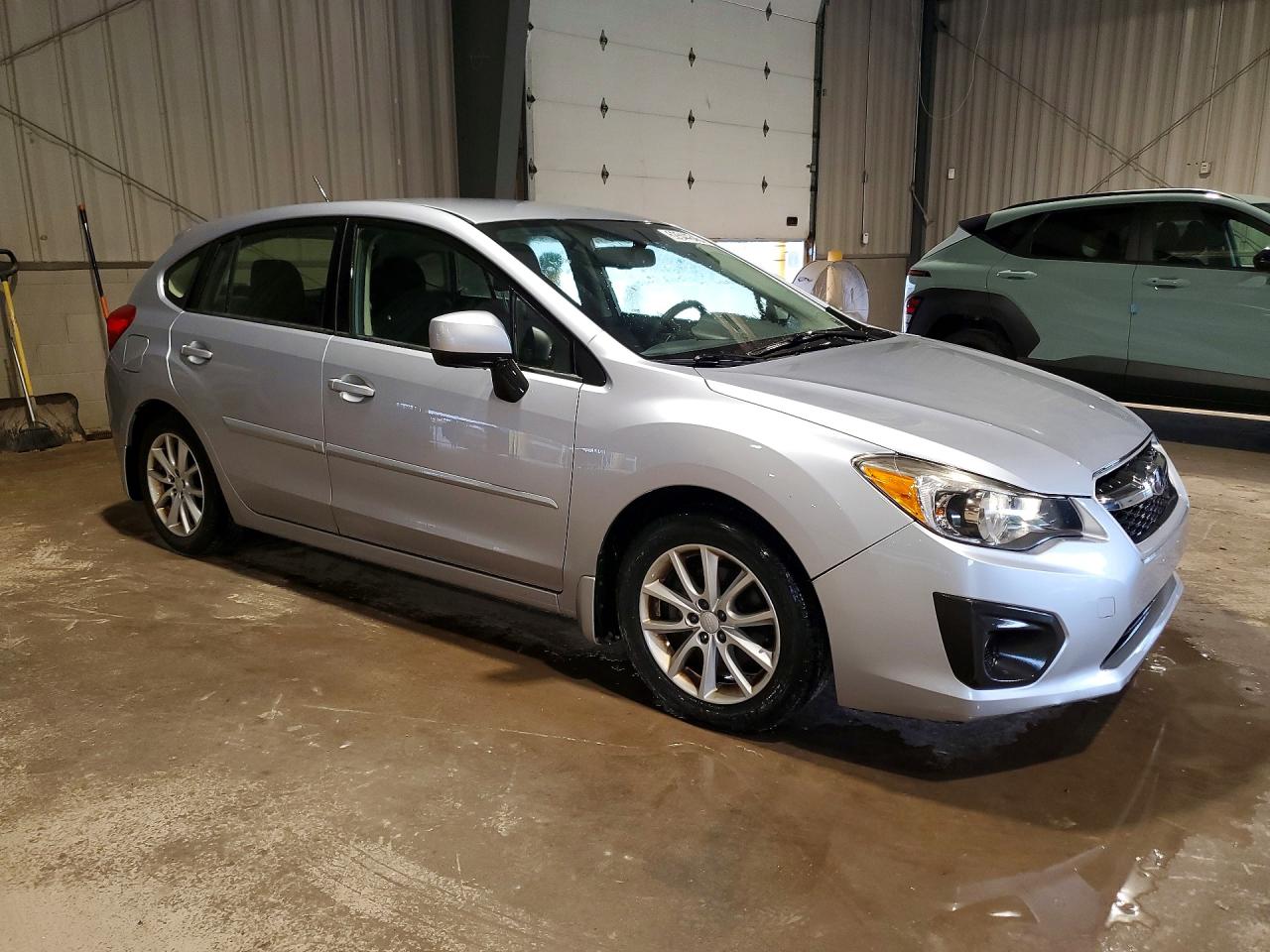 2014 Subaru Impreza Premium Серебряный vin: JF1GPAC65E8279220
