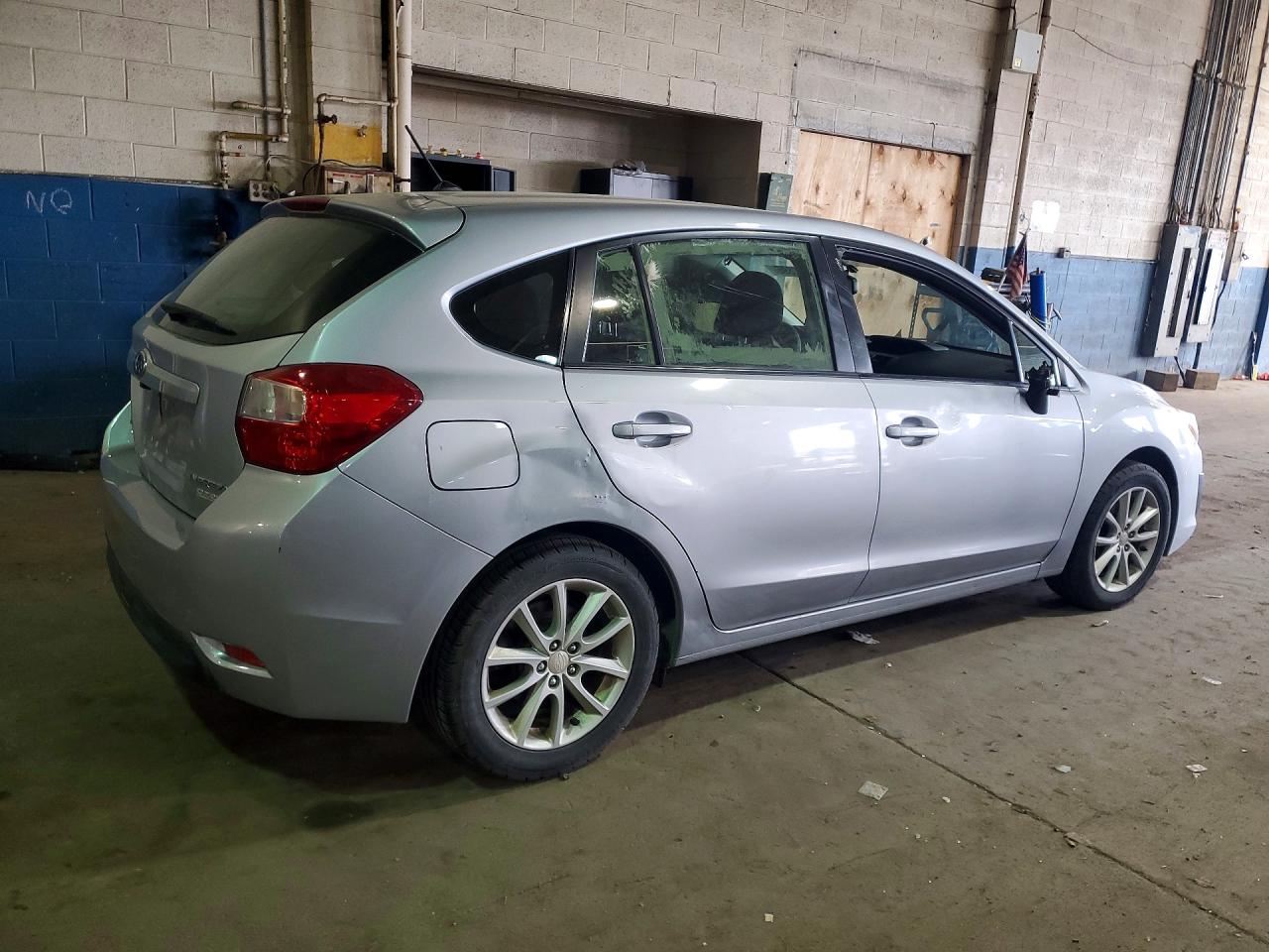 2014 Subaru Impreza Premium Серебряный vin: JF1GPAC66E8264192