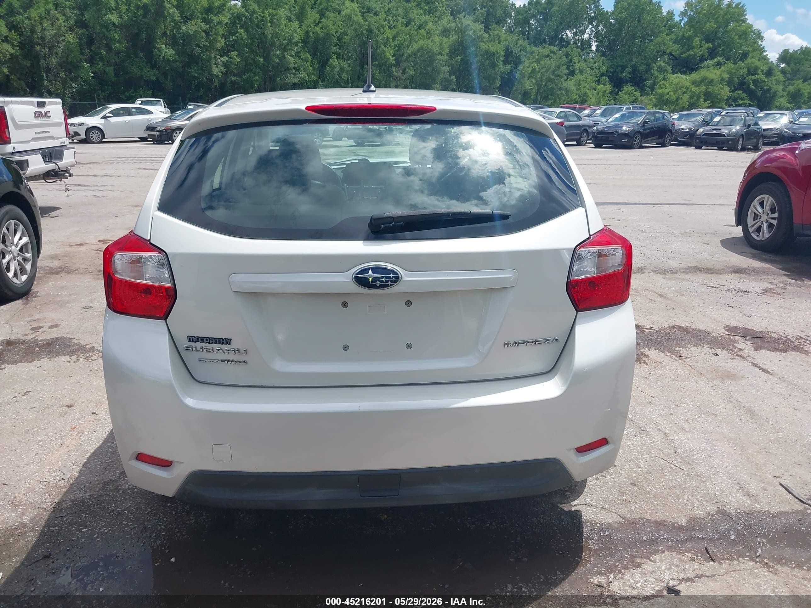 2012 Subaru Impreza 2.0i Premium White vin: JF1GPAC67CH213569