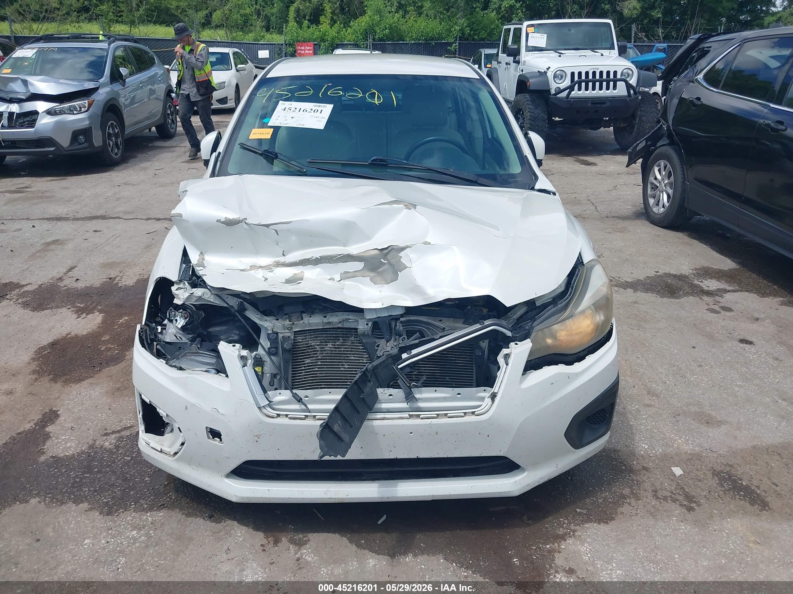 2012 Subaru Impreza 2.0i Premium White vin: JF1GPAC67CH213569