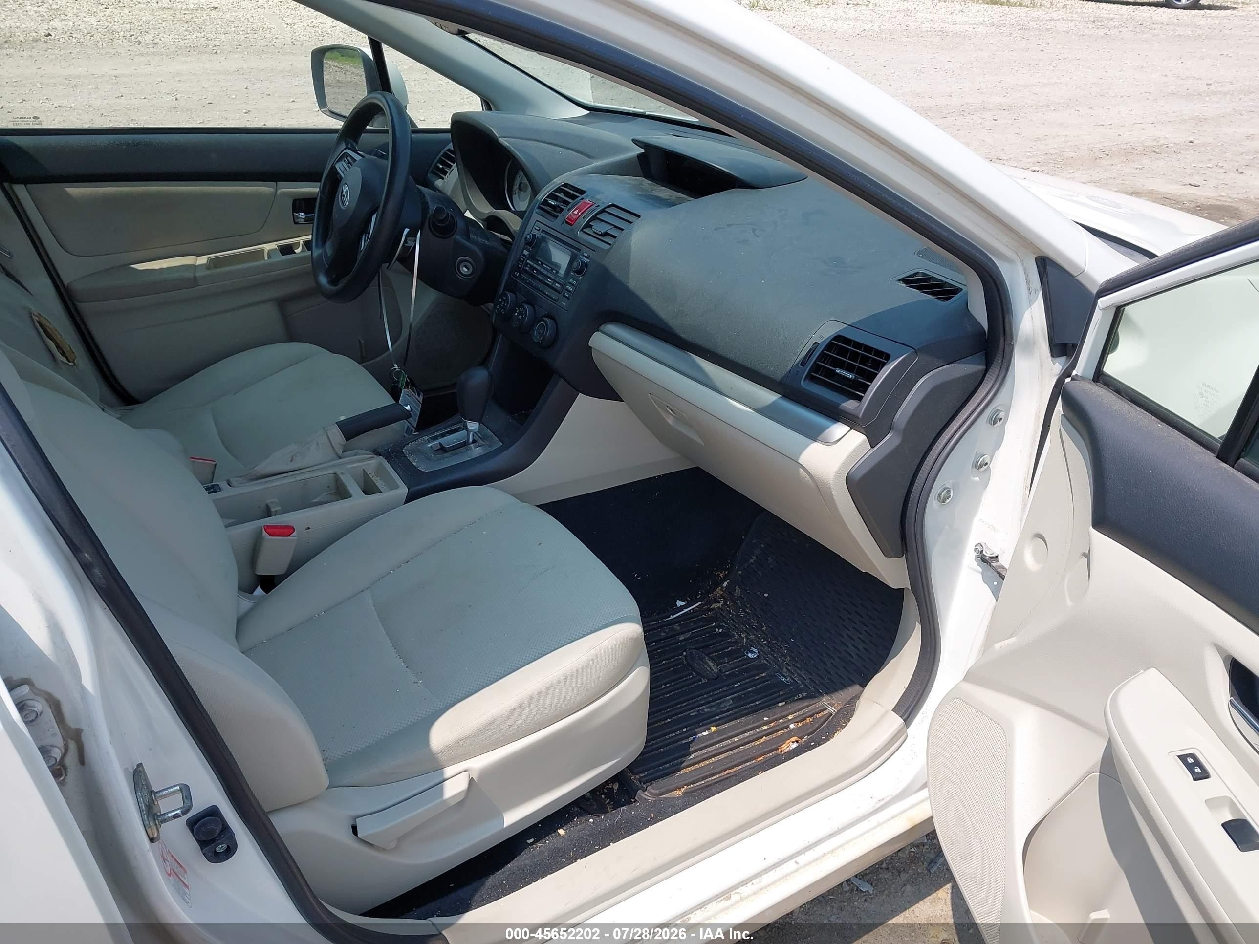 2013 Subaru Impreza 2.0i Premium Белый vin: JF1GPAC67DH821013