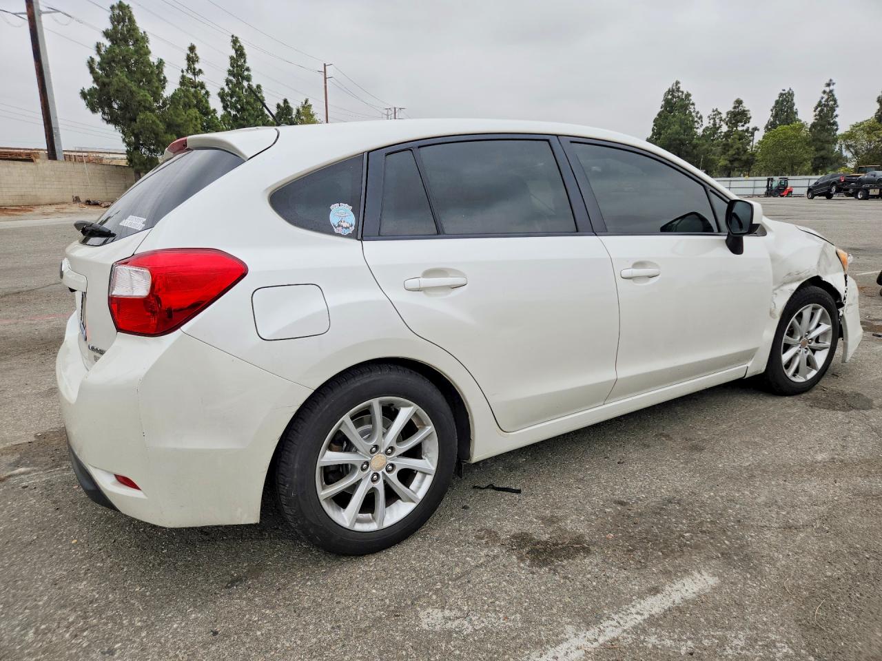 2014 Subaru Impreza Premium White vin: JF1GPAC67E8238118