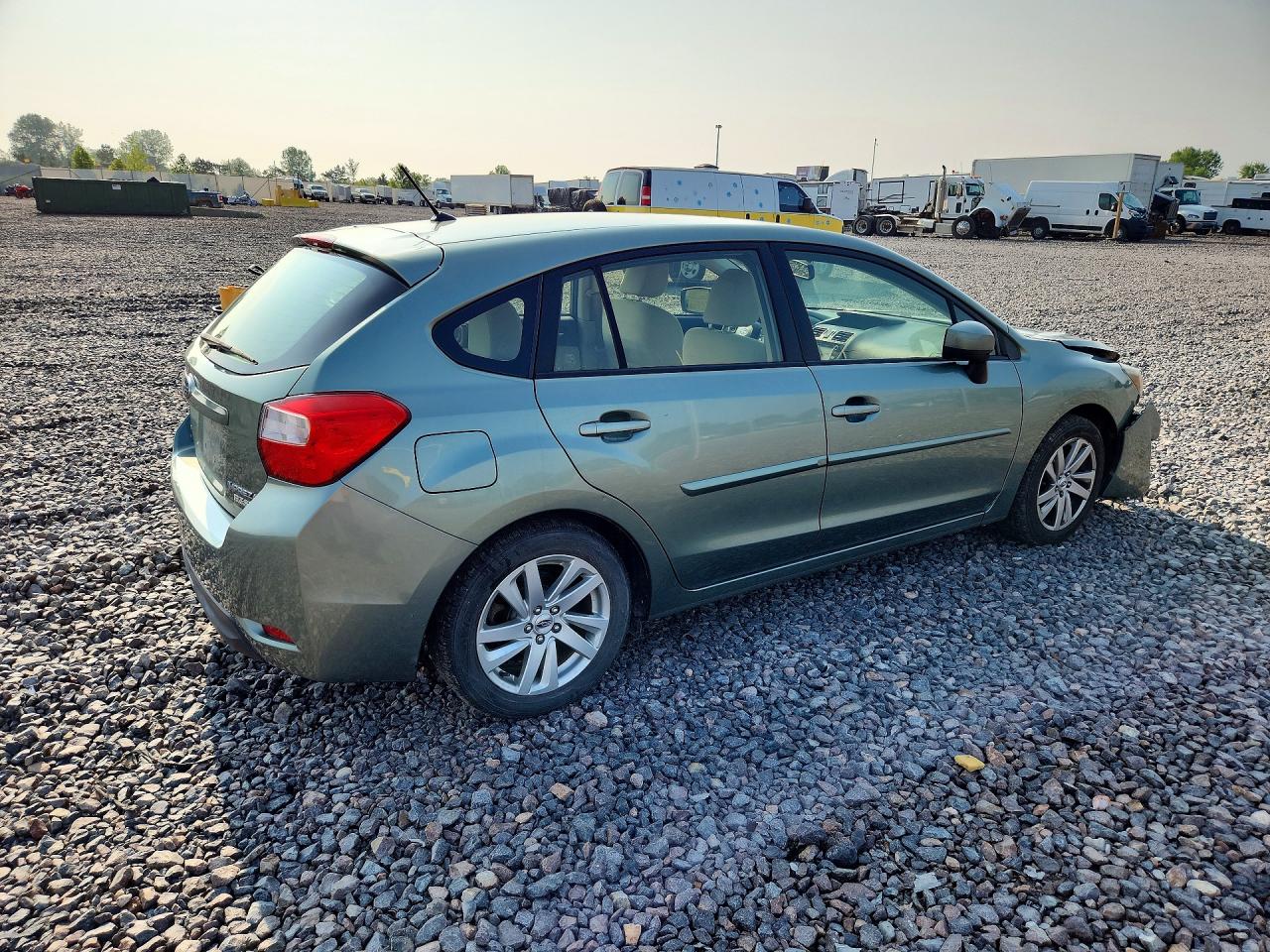 2015 Subaru Impreza Premium Зеленый vin: JF1GPAC67FH322859