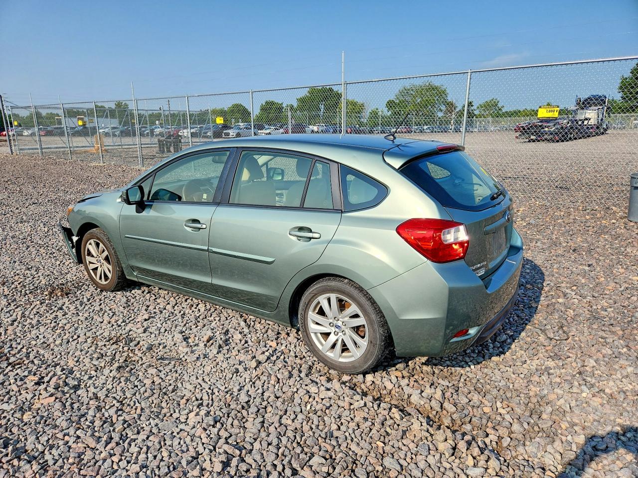2015 Subaru Impreza Premium Зеленый vin: JF1GPAC67FH322859