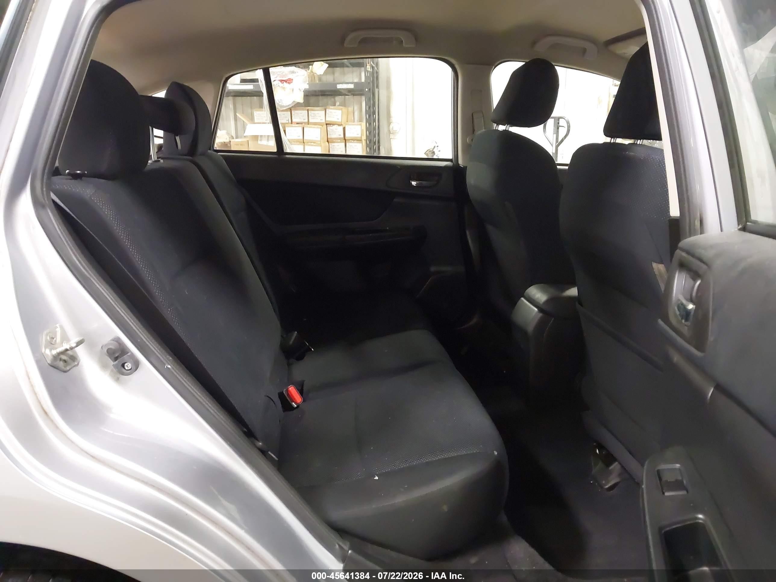 2013 Subaru Impreza 2.0i Premium Silver vin: JF1GPAC68DH800185