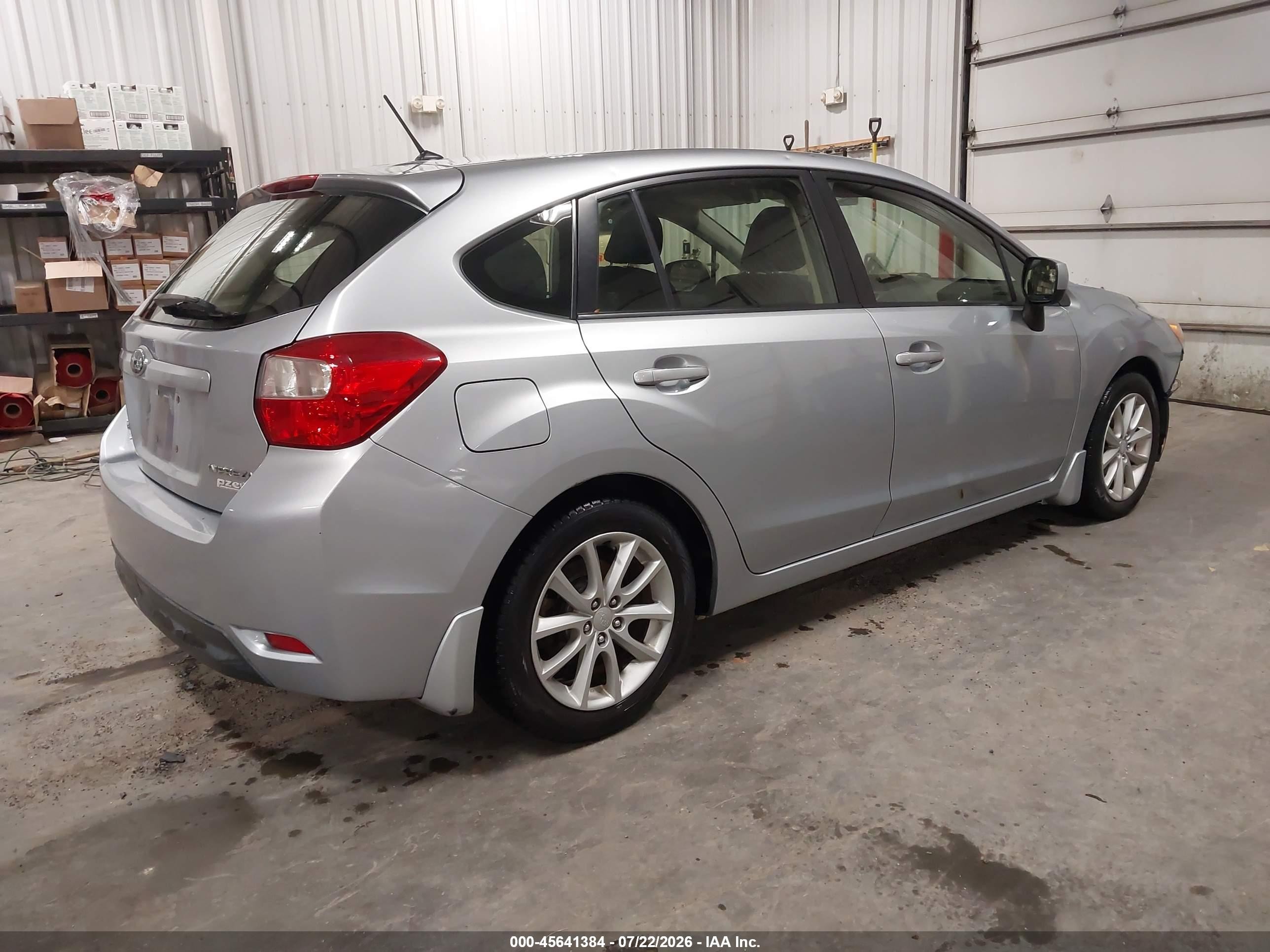 2013 Subaru Impreza 2.0i Premium Silver vin: JF1GPAC68DH800185
