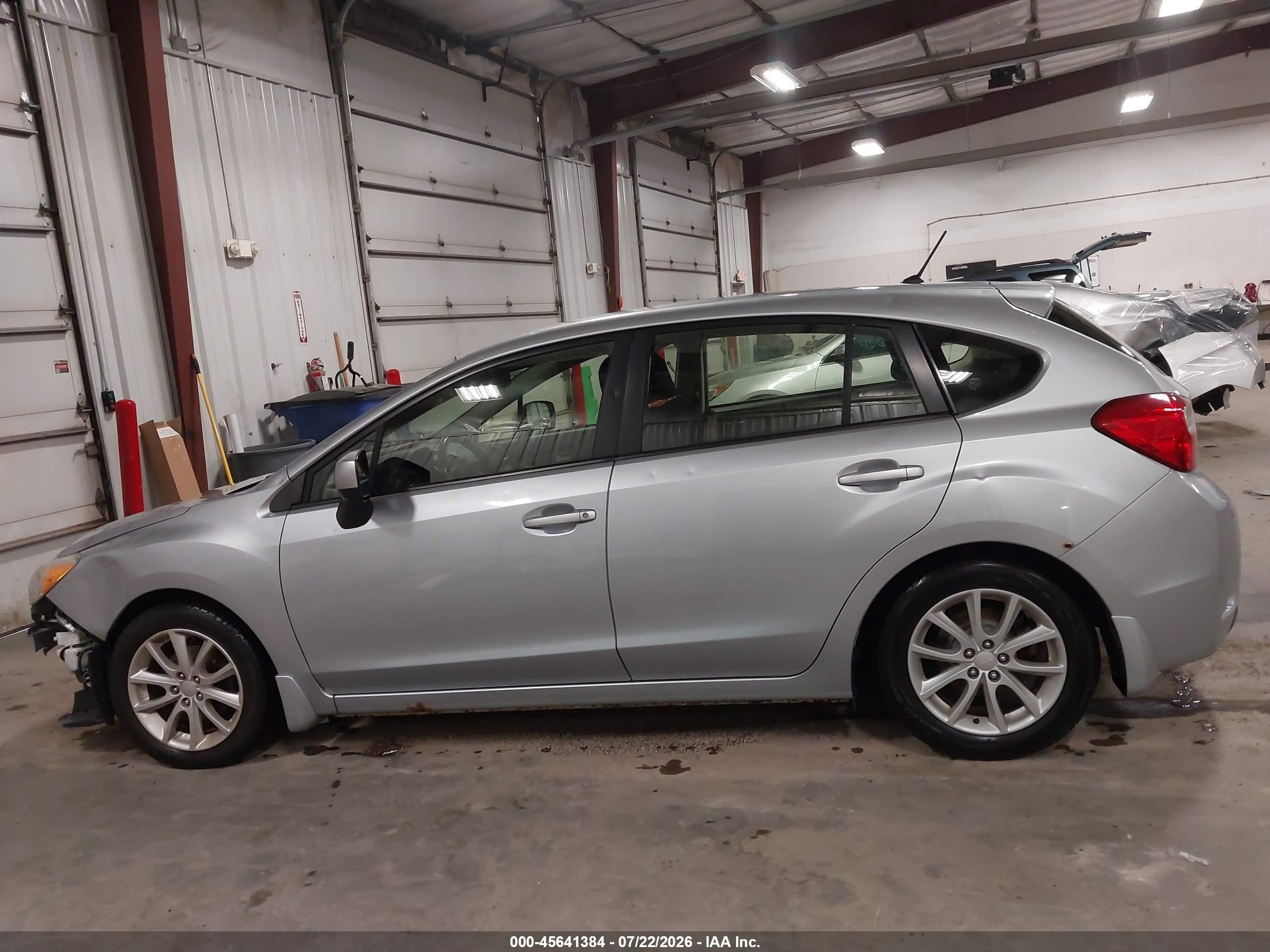 2013 Subaru Impreza 2.0i Premium Silver vin: JF1GPAC68DH800185