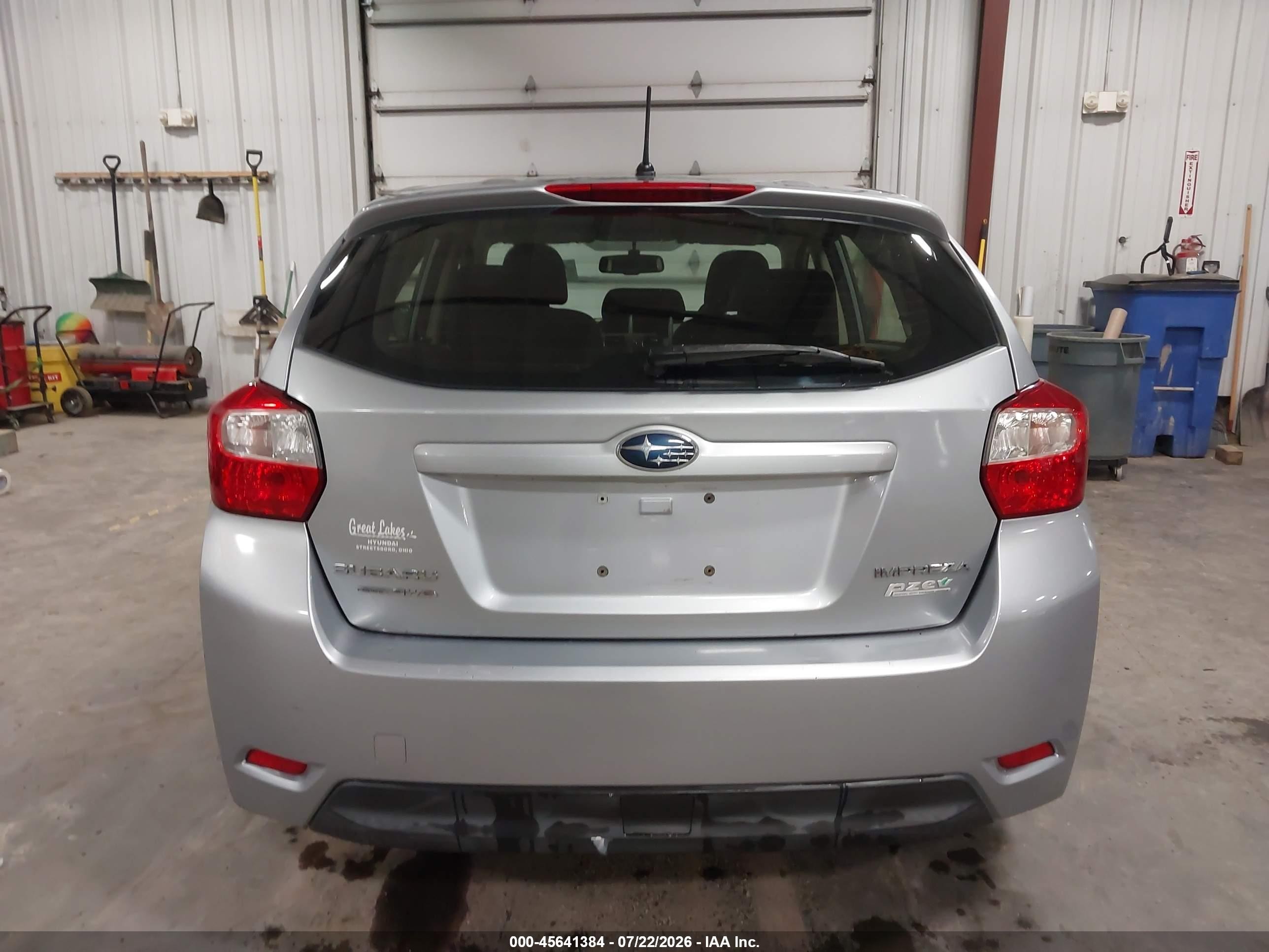 2013 Subaru Impreza 2.0i Premium Silver vin: JF1GPAC68DH800185