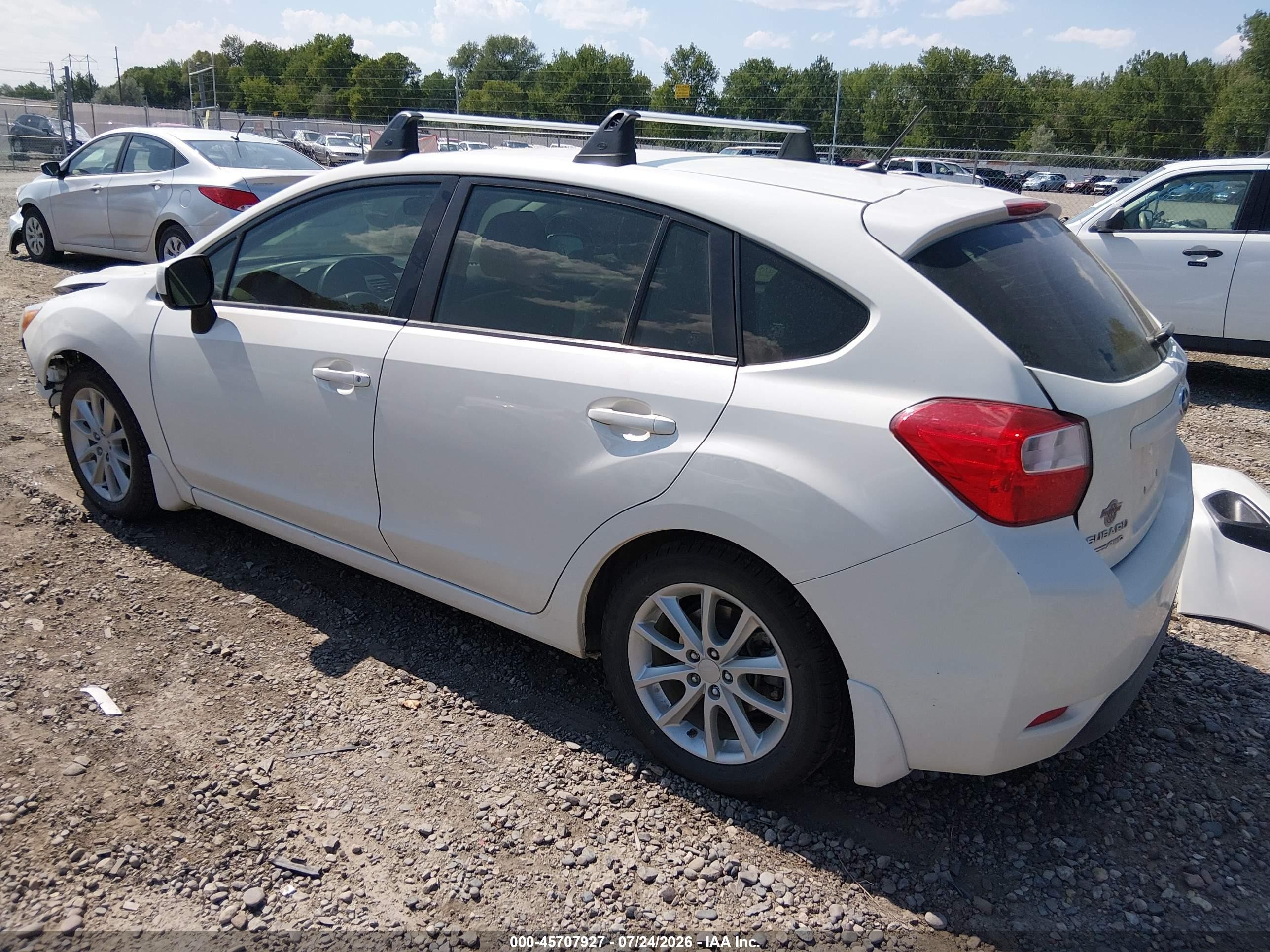 2014 Subaru Impreza 2.0i Premium White vin: JF1GPAC68E8227158