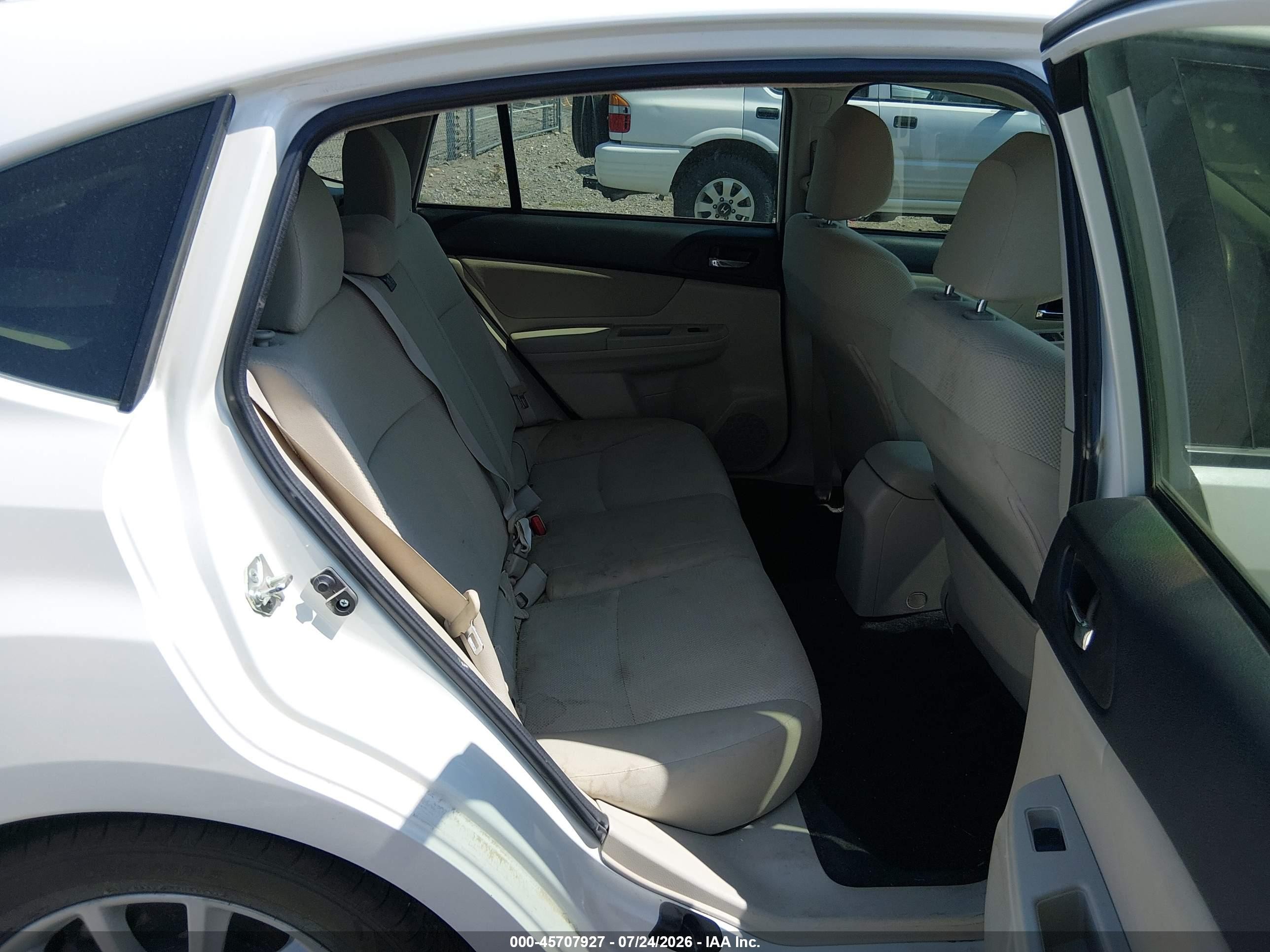 2014 Subaru Impreza 2.0i Premium White vin: JF1GPAC68E8227158