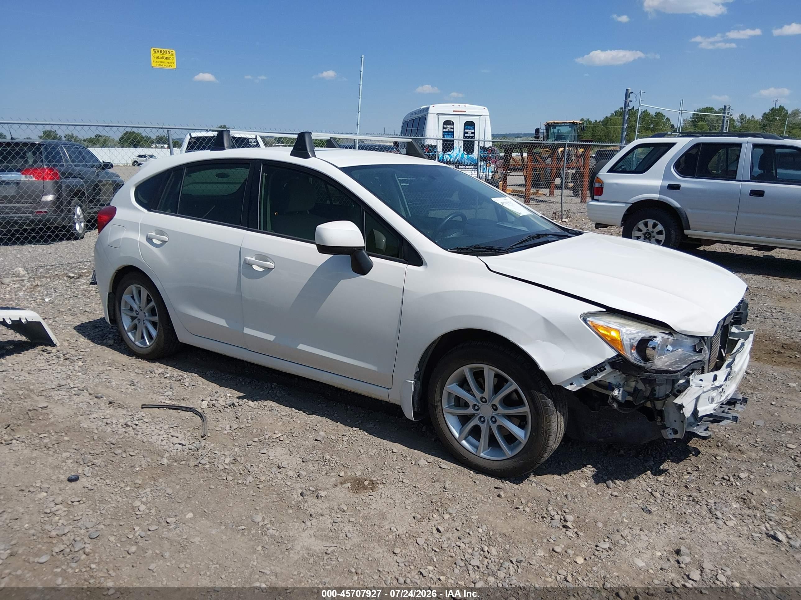 2014 Subaru Impreza 2.0i Premium White vin: JF1GPAC68E8227158
