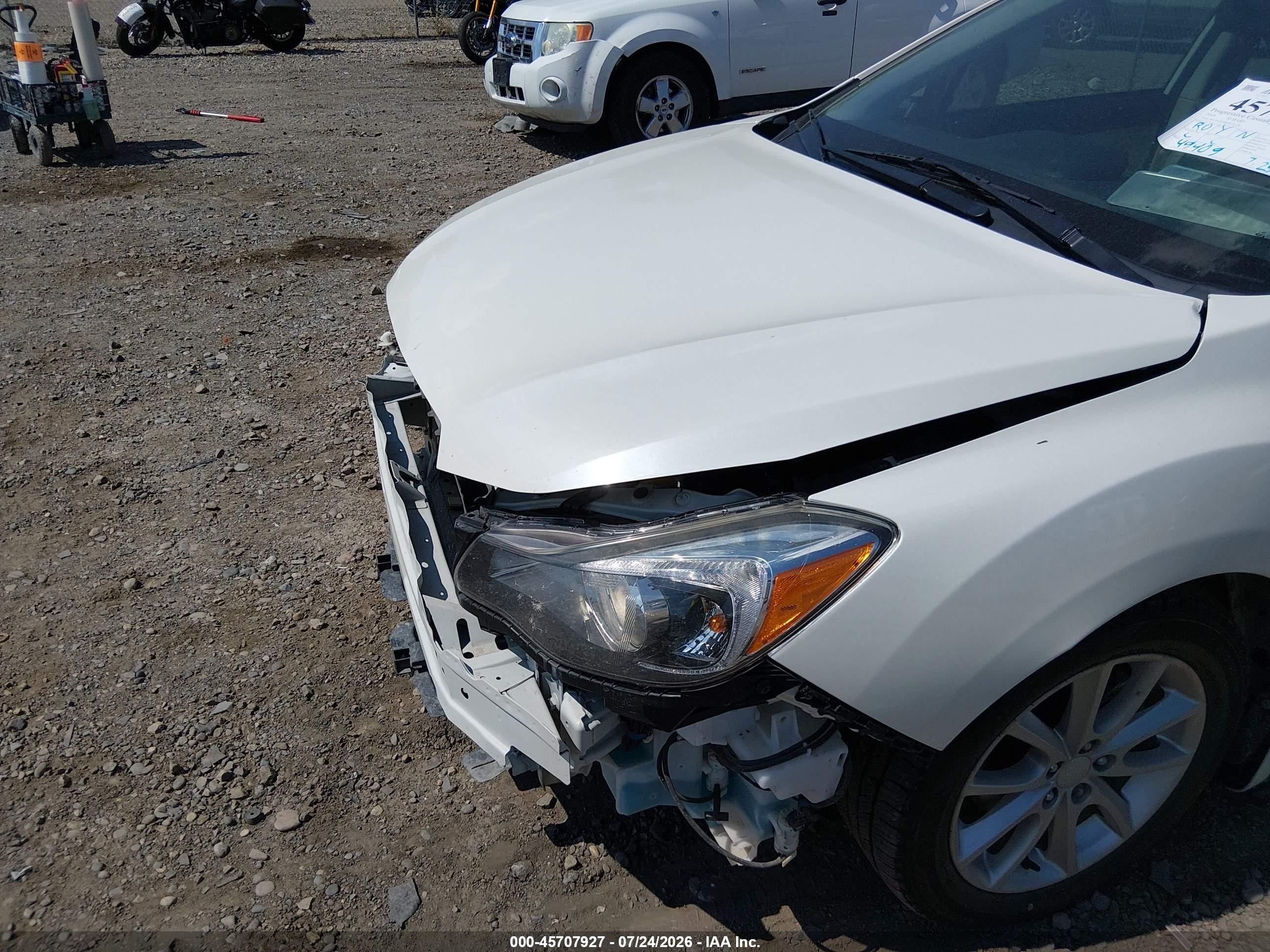 2014 Subaru Impreza 2.0i Premium White vin: JF1GPAC68E8227158