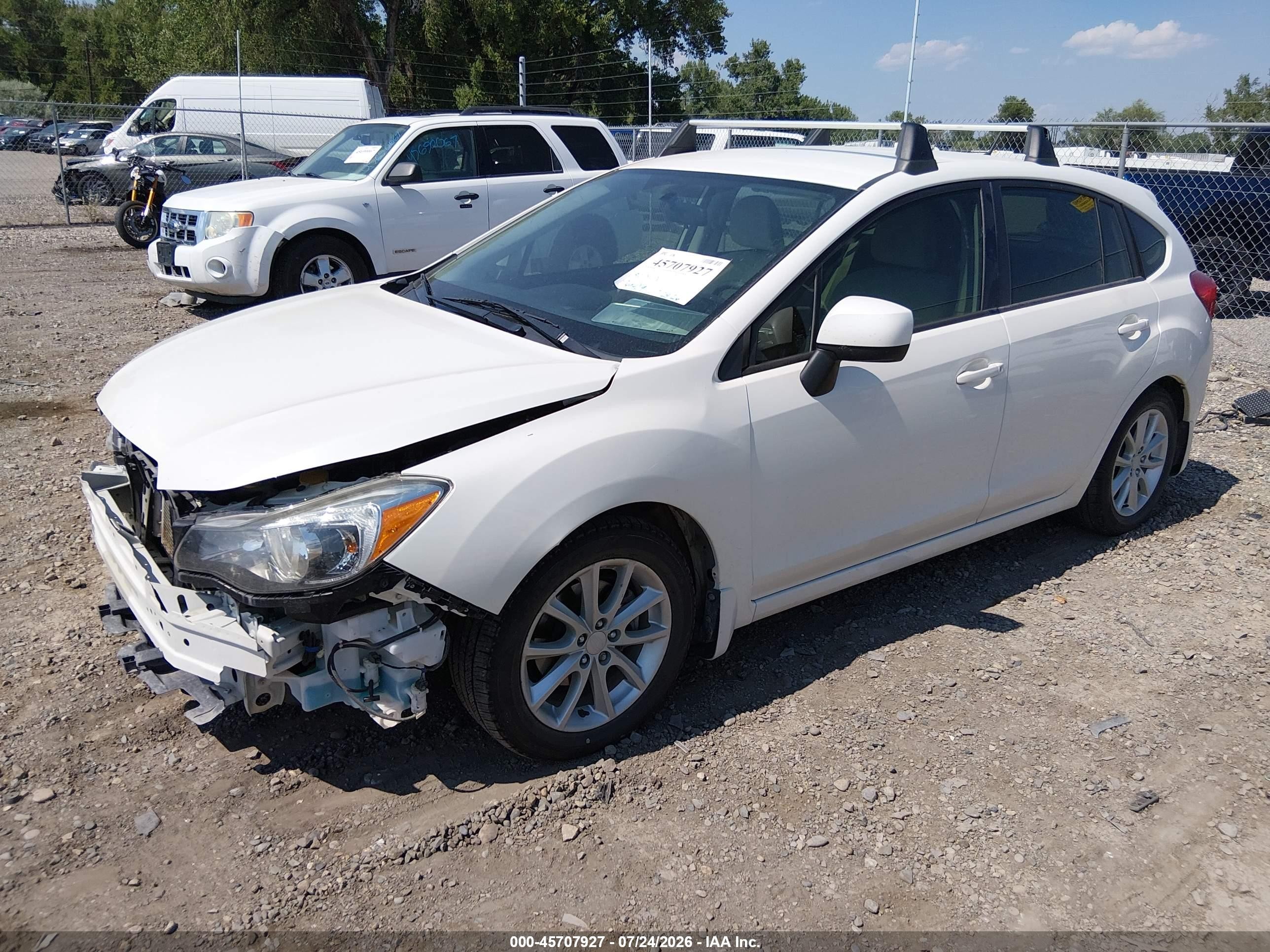 2014 Subaru Impreza 2.0i Premium White vin: JF1GPAC68E8227158