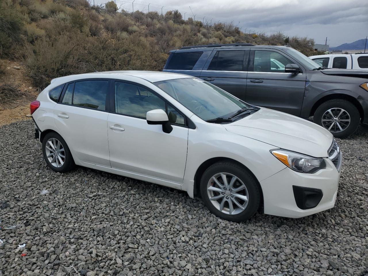 2014 Subaru Impreza Premium White vin: JF1GPAC68E8244252