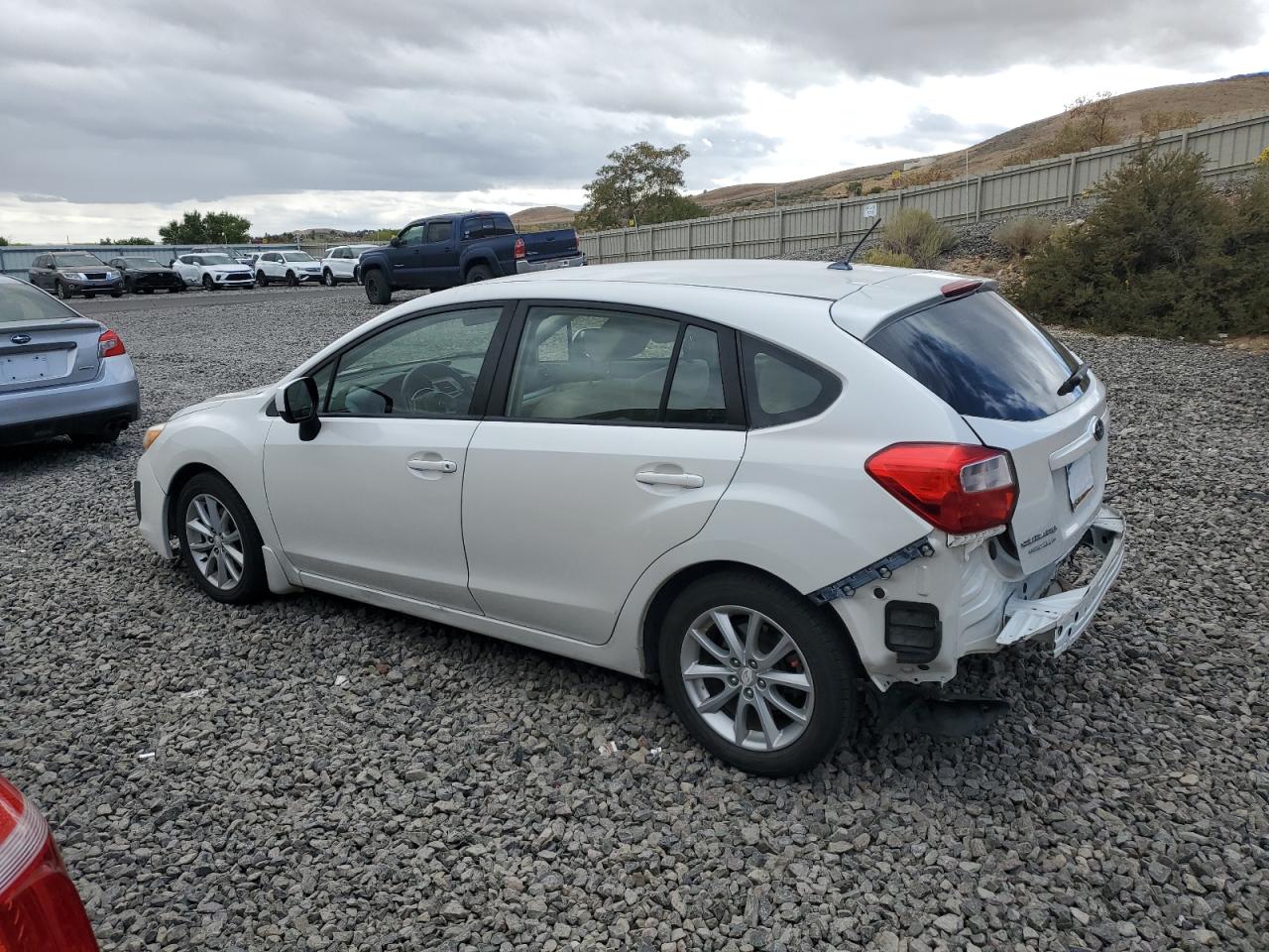 2014 Subaru Impreza Premium White vin: JF1GPAC68E8244252