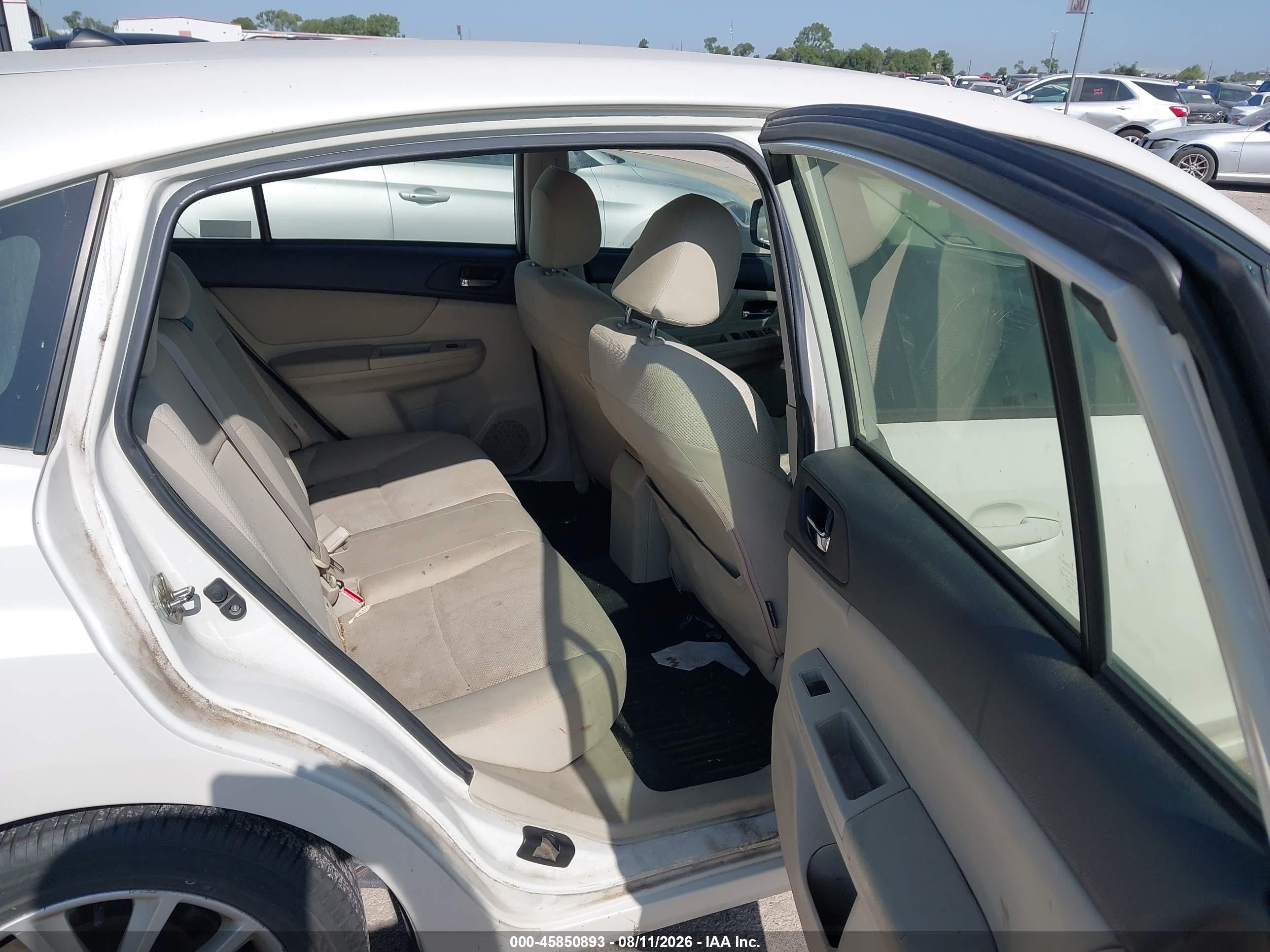 2014 Subaru Impreza 2.0i Premium White vin: JF1GPAC68E8262802