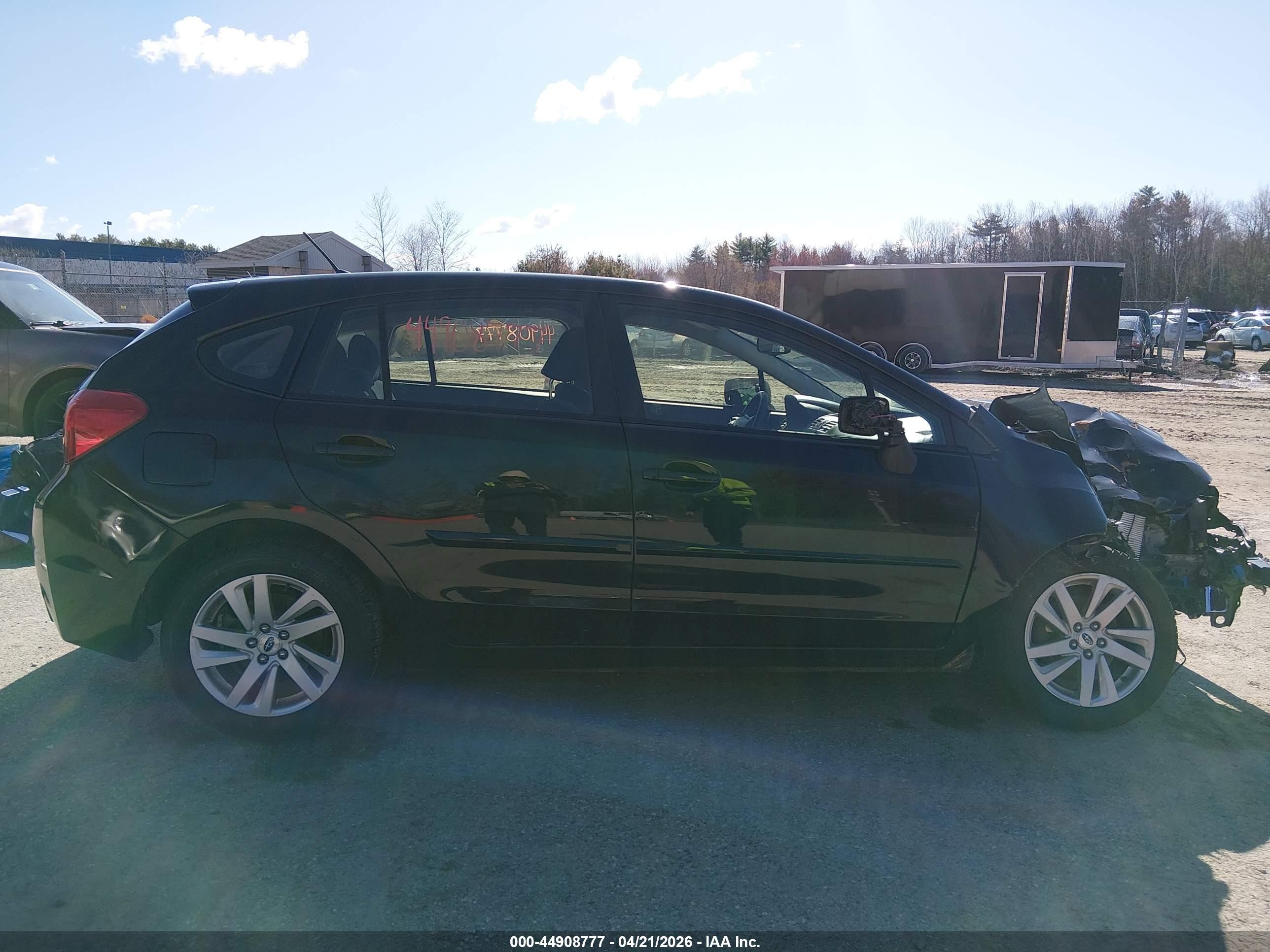2015 Subaru Impreza 2.0i Premium Black vin: JF1GPAC68F8204609
