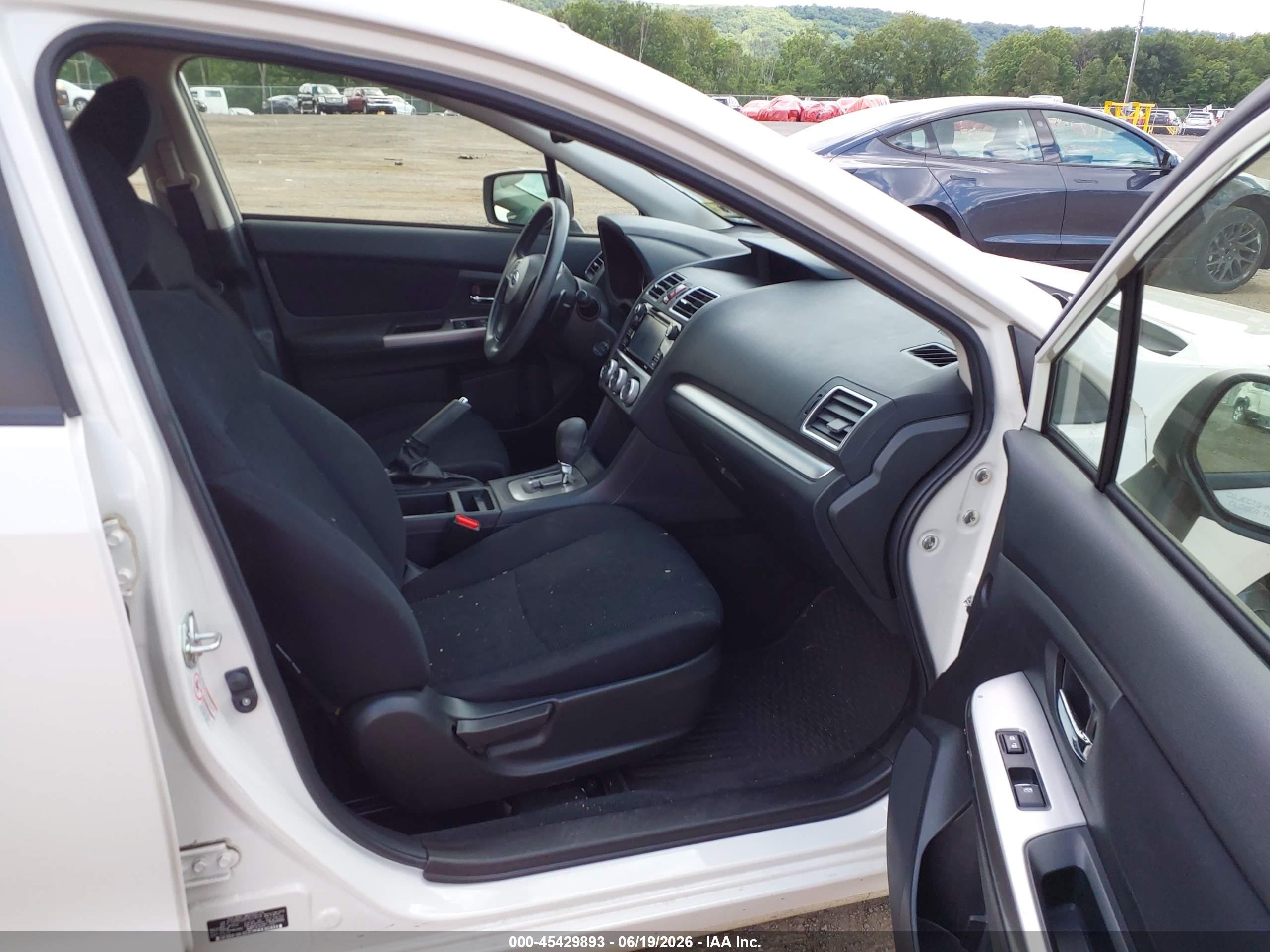 2015 Subaru Impreza 2.0i Premium White vin: JF1GPAC68F8223614