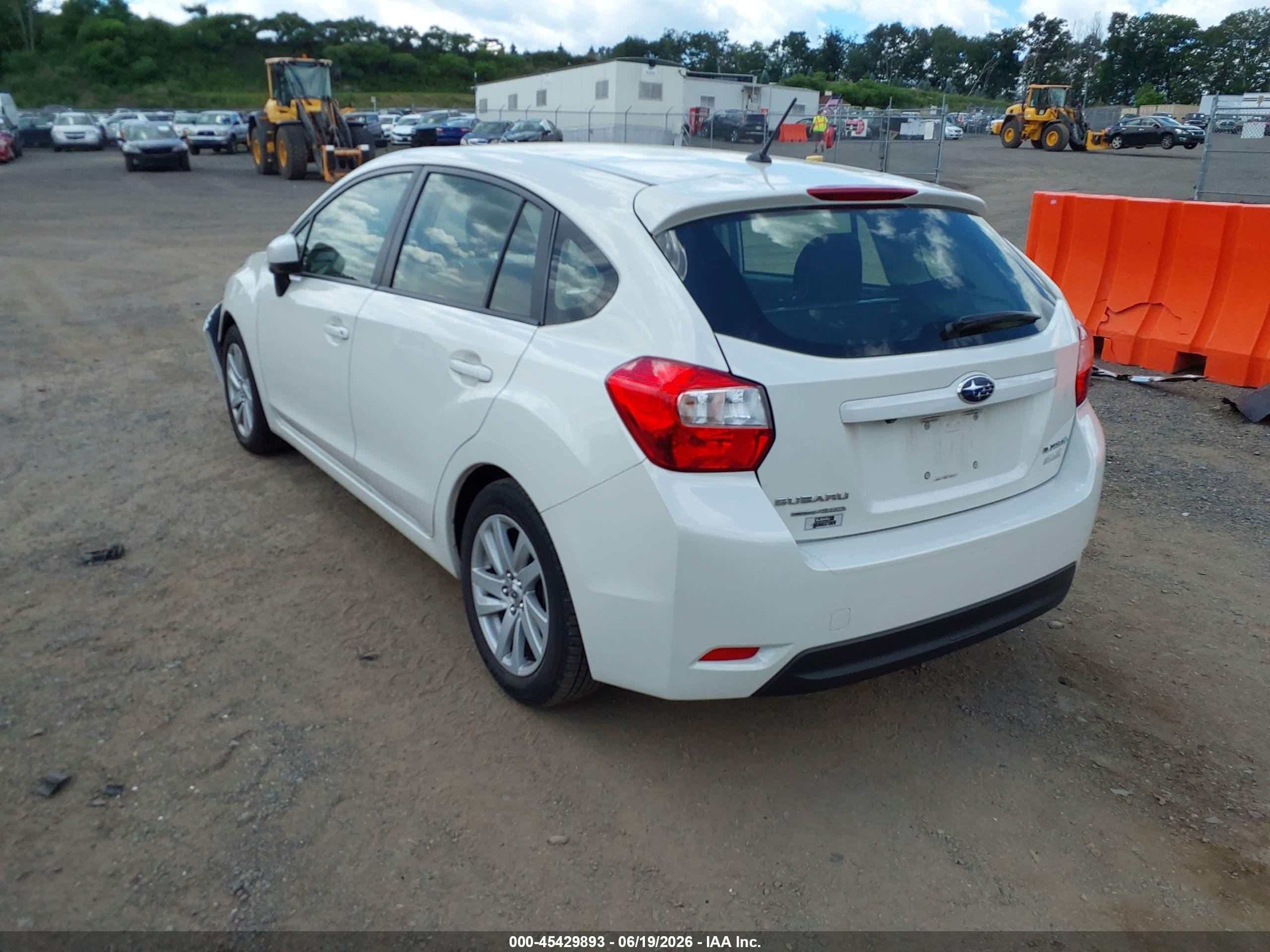 2015 Subaru Impreza 2.0i Premium White vin: JF1GPAC68F8223614
