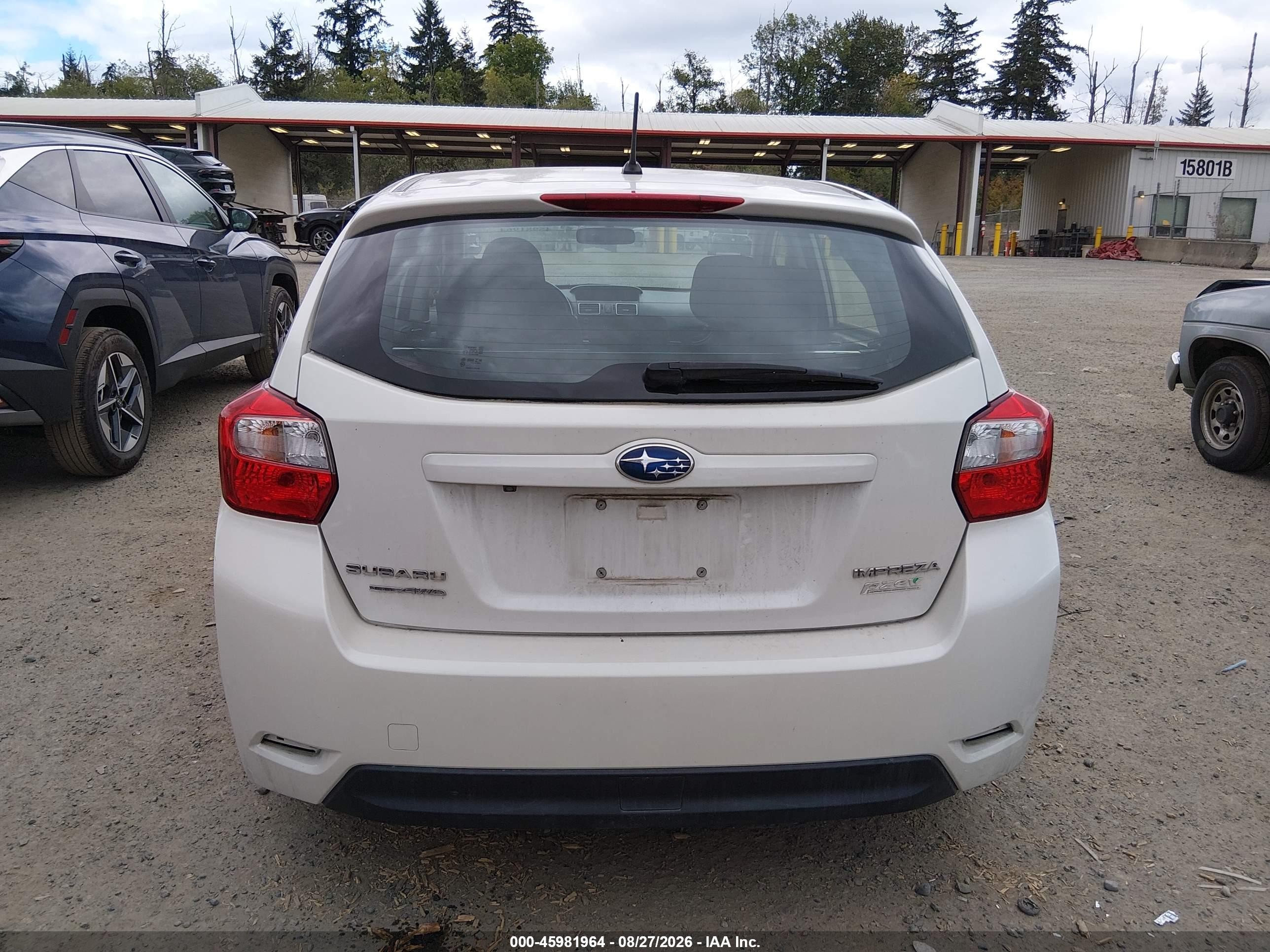 2015 Subaru Impreza 2.0i Premium Белый vin: JF1GPAC68F8313796