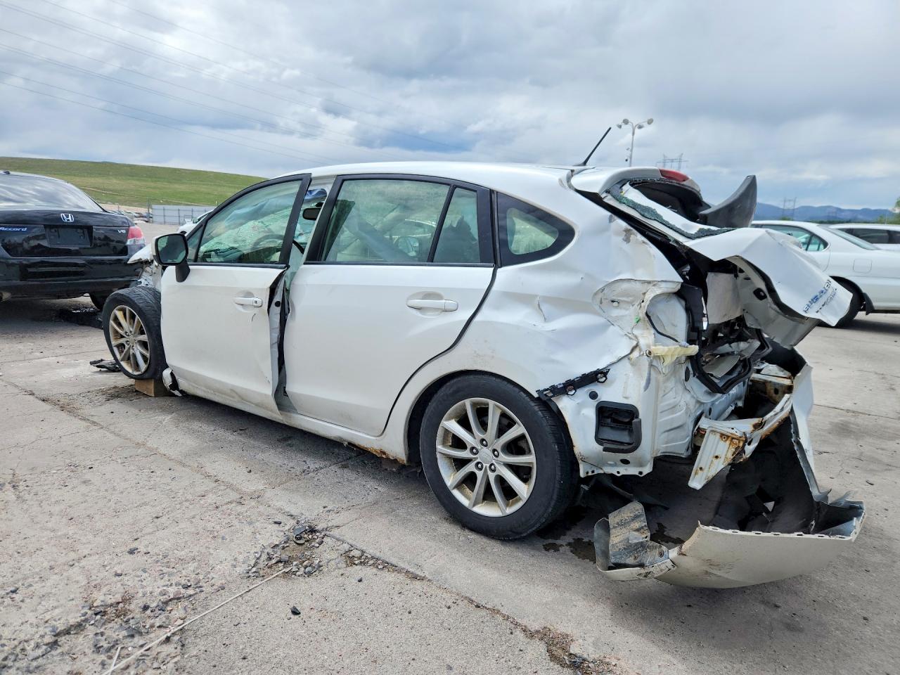 2013 Subaru Impreza Premium White vin: JF1GPAC69DH821031