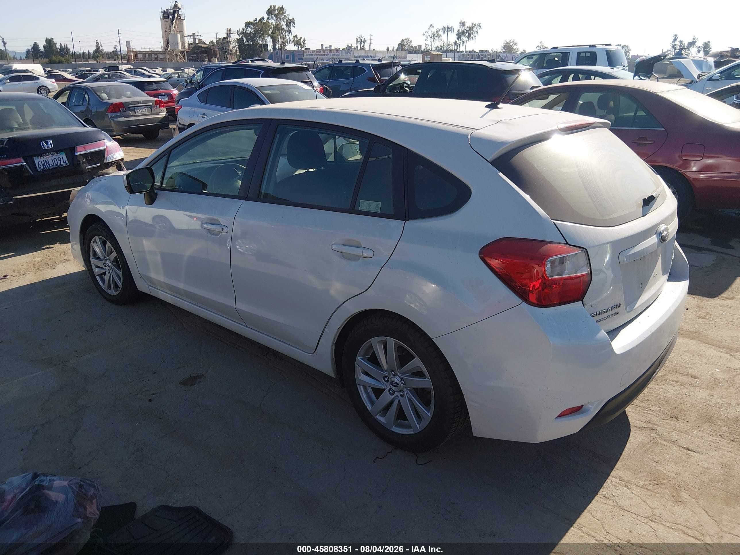2015 Subaru Impreza 2.0i Premium Белый vin: JF1GPAC69F8305934