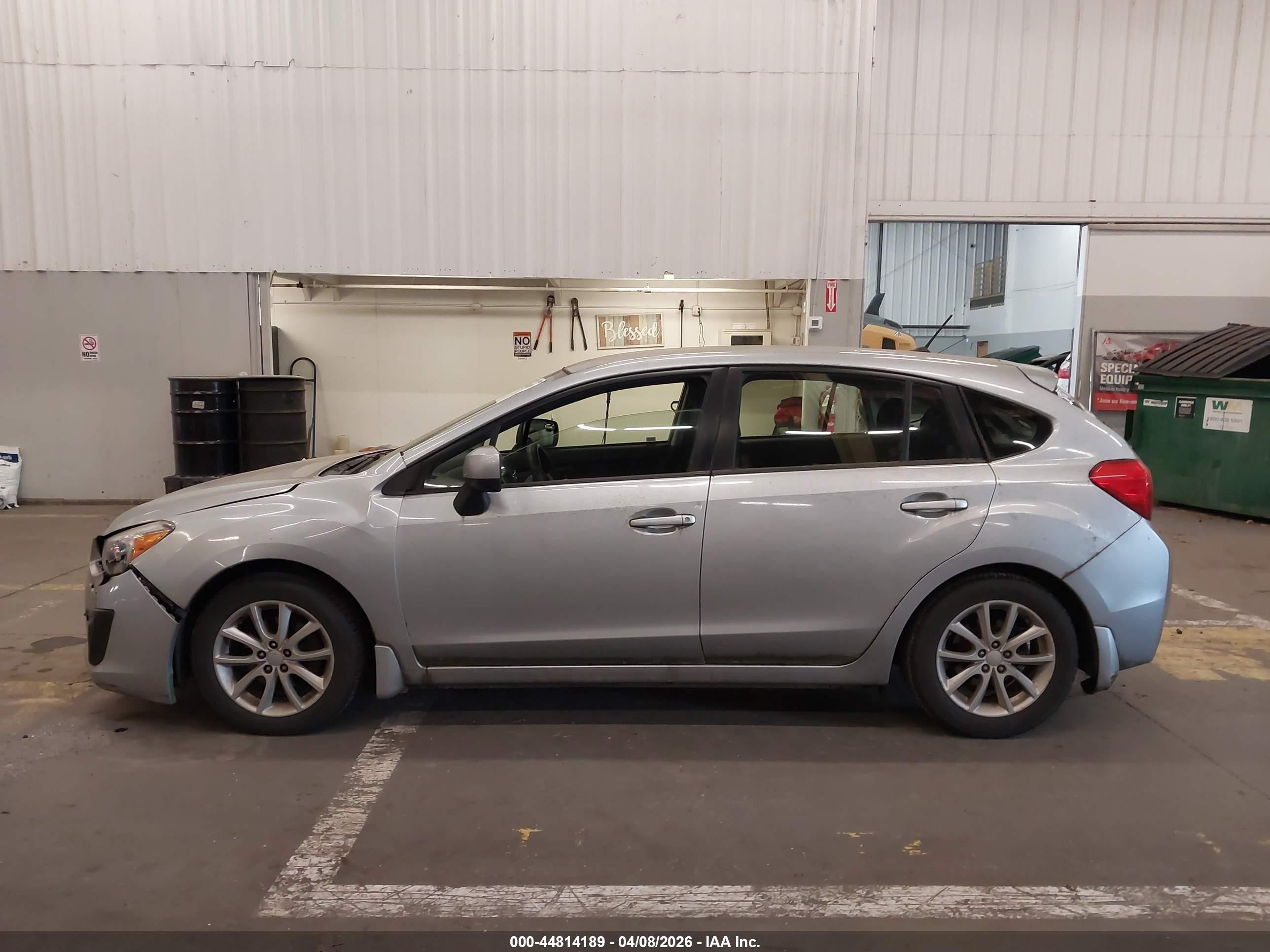2013 Subaru Impreza 2.0i Premium Silver vin: JF1GPAC6XDH811107