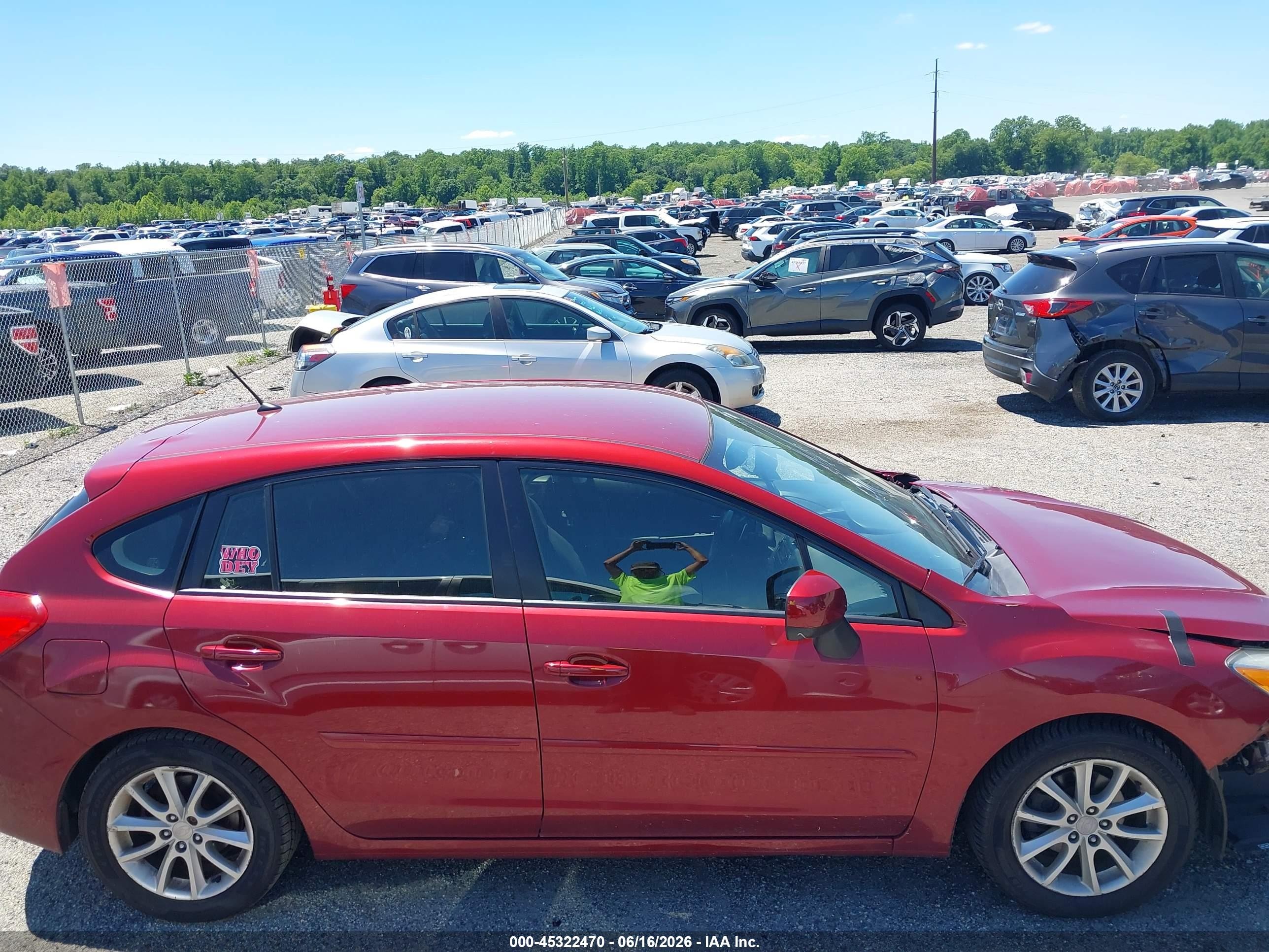 2014 Subaru Impreza 2.0i Premium Burgundy vin: JF1GPAC6XE8321803