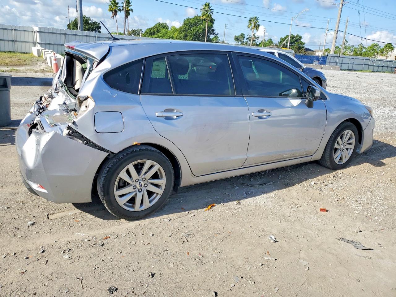 2015 Subaru Impreza Premium Silver vin: JF1GPAC6XF8321043