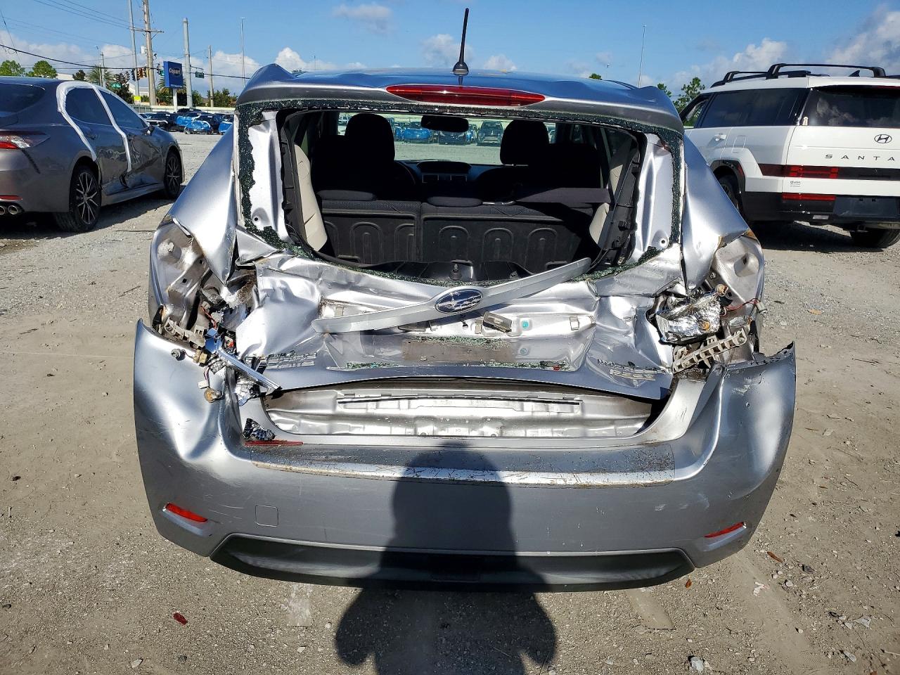 2015 Subaru Impreza Premium Silver vin: JF1GPAC6XF8321043