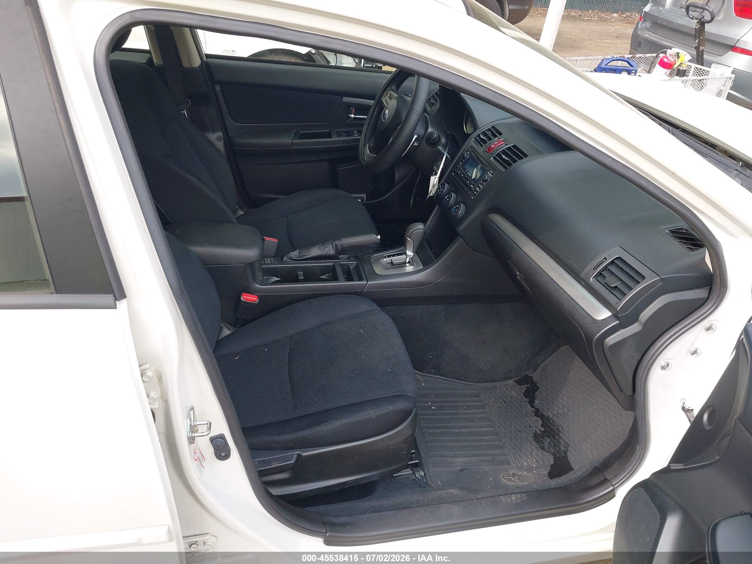 2014 Subaru Impreza 2.0i Premium White vin: JF1GPAD60E8261108