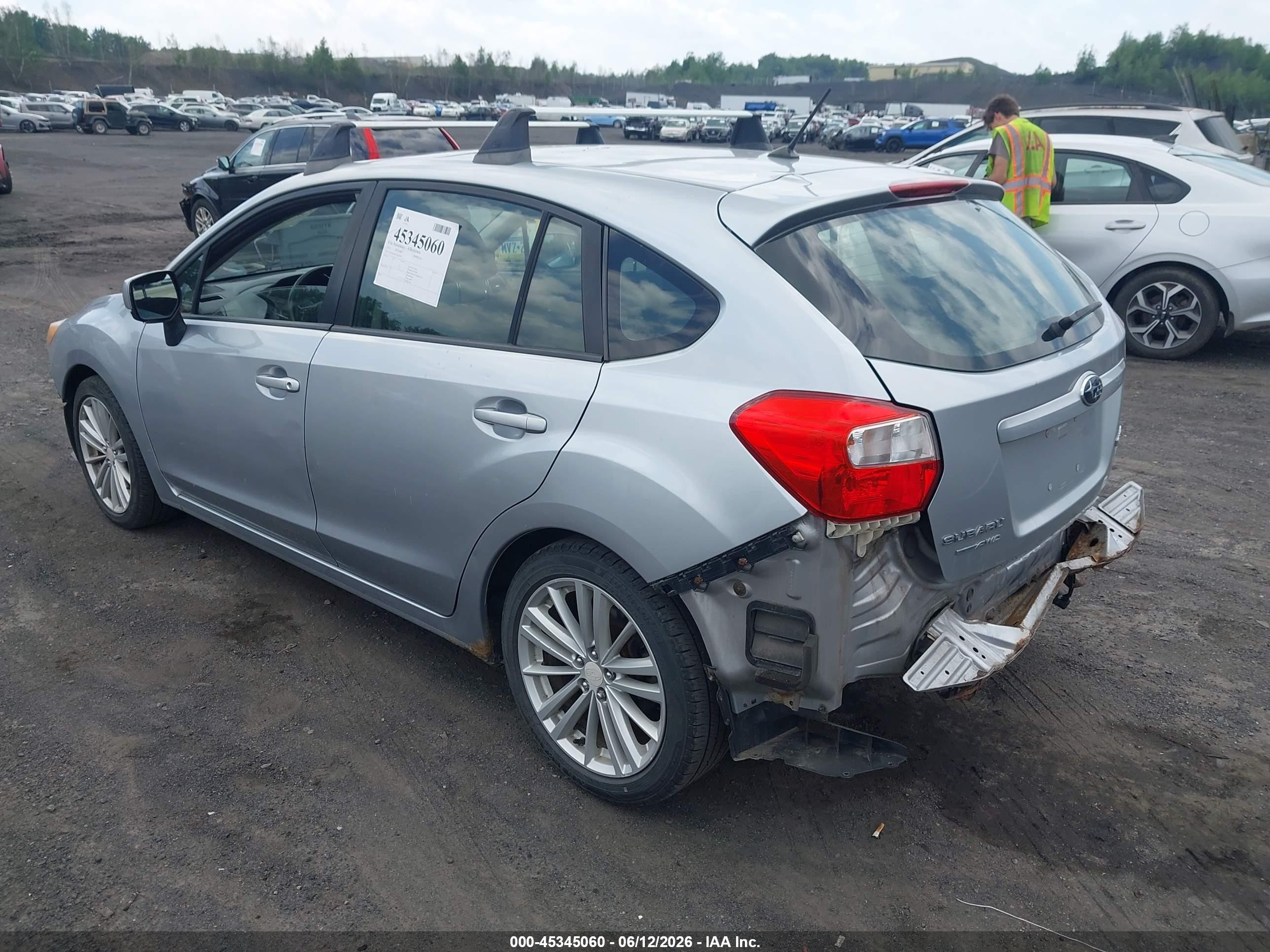2012 Subaru Impreza 2.0i Premium Silver vin: JF1GPAD61CH203005