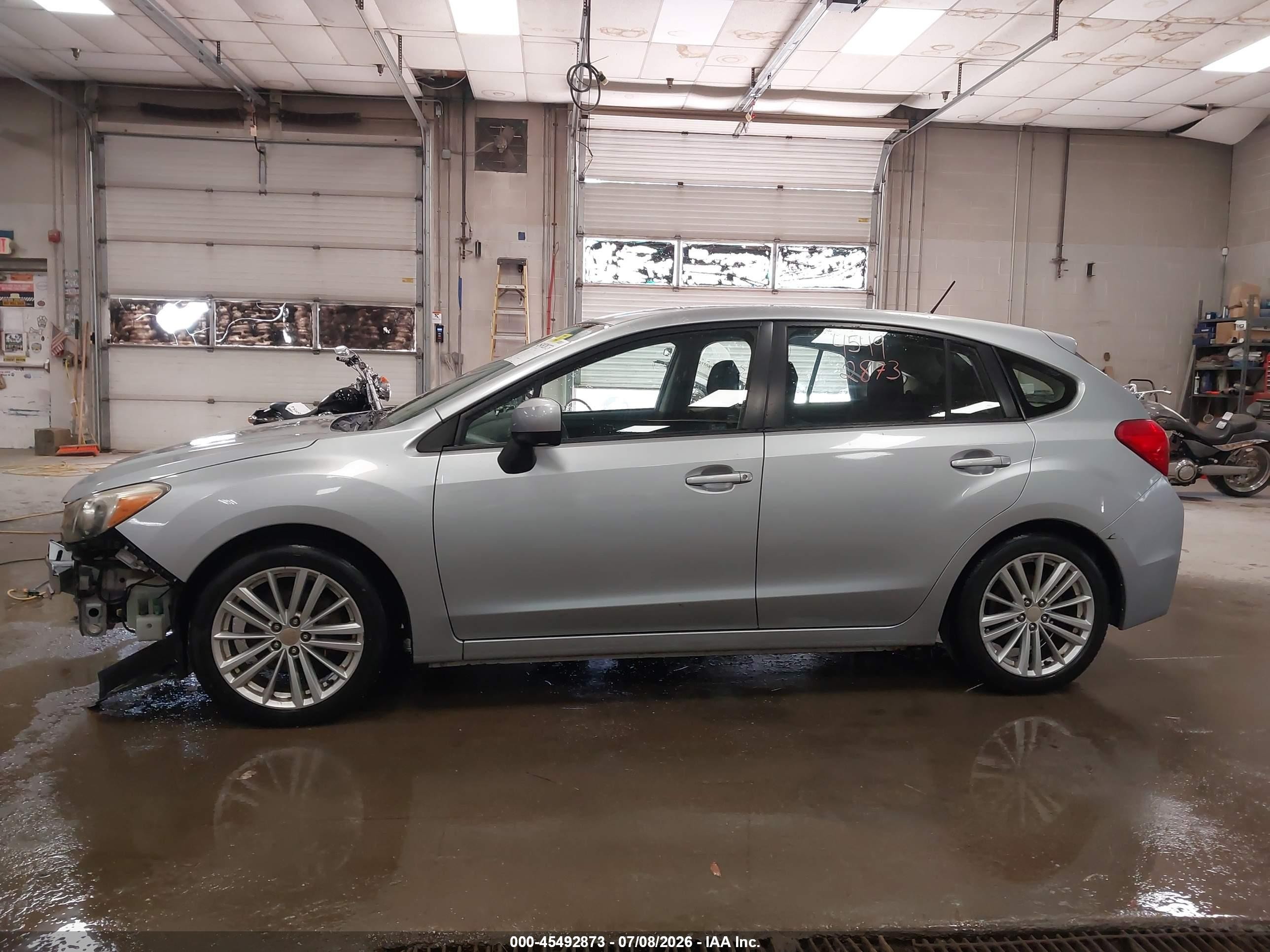 2012 Subaru Impreza 2.0i Premium Silver vin: JF1GPAD62CH200050