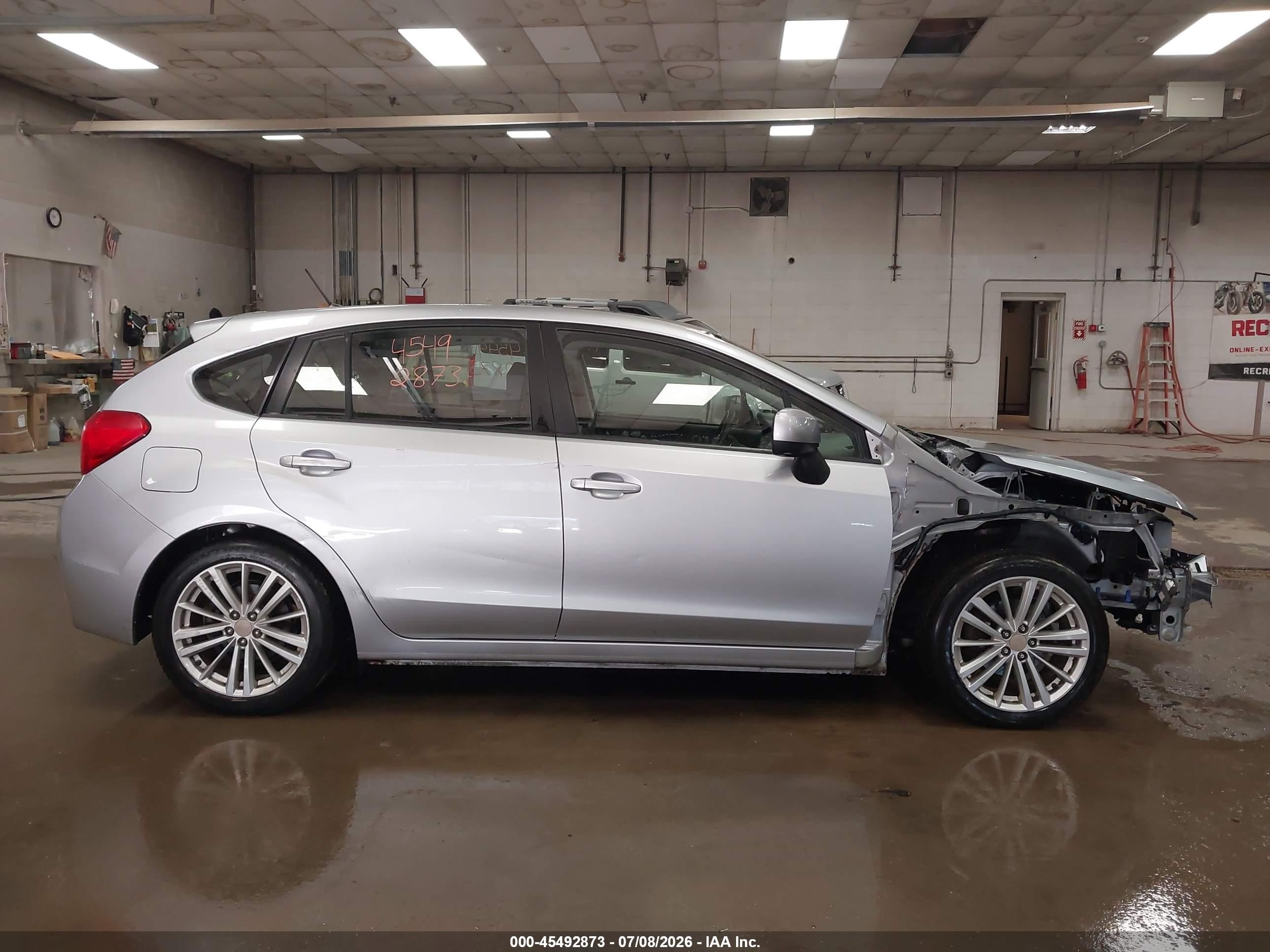 2012 Subaru Impreza 2.0i Premium Silver vin: JF1GPAD62CH200050